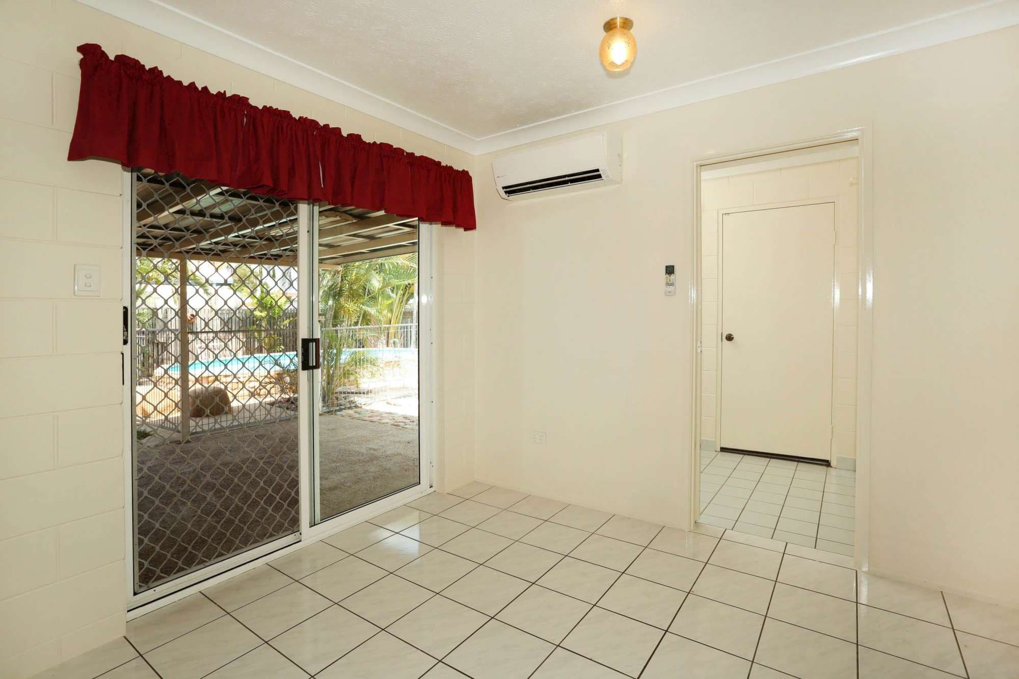 16 Lornsleigh Street, MOUNT LOUISA QLD 4814, Mount Louisa - Thumbnail 4