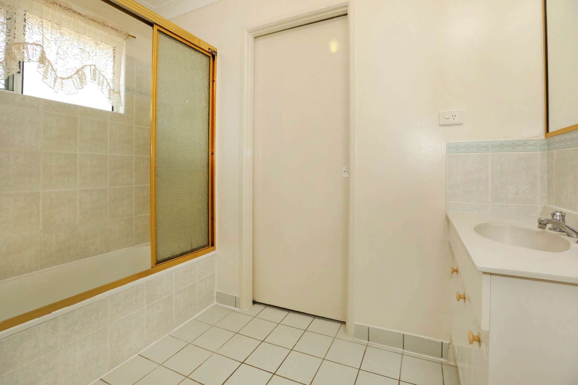 16 Lornsleigh Street, MOUNT LOUISA QLD 4814, Mount Louisa - Thumbnail 7