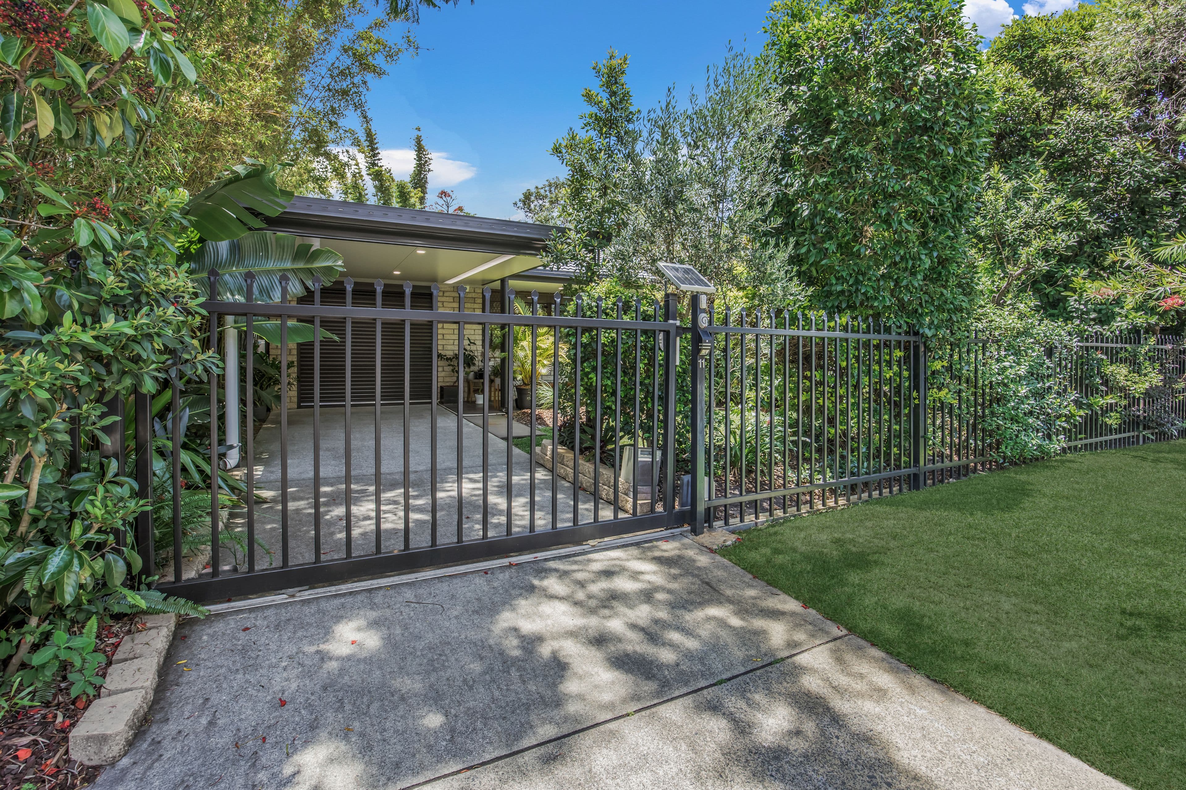 11 Avanti Street, Mermaid Waters QLD 4218, Mermaid Waters - Thumbnail 4