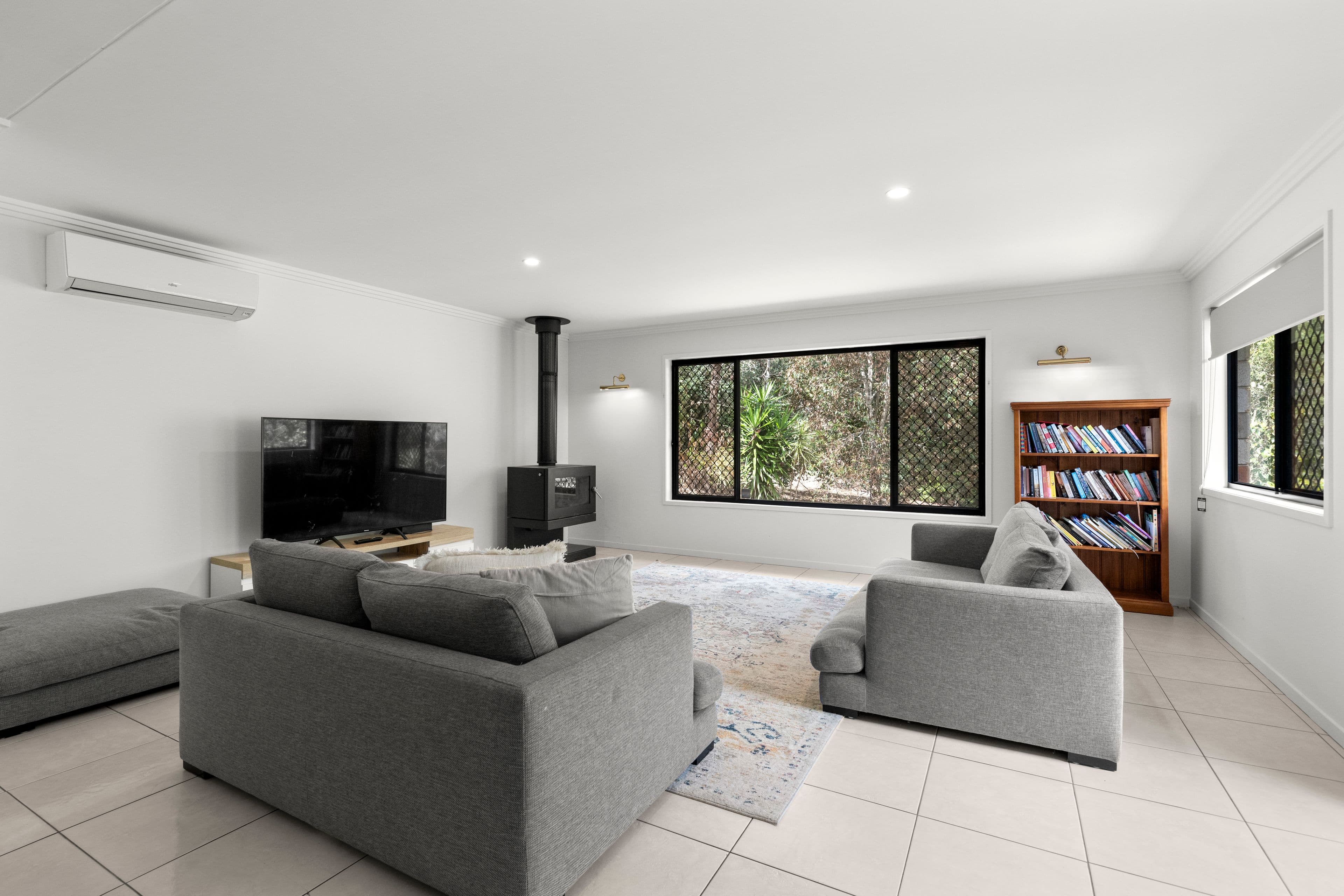 24 Mary Bale Drive, Tallebudgera QLD 4228, Tallebudgera - Thumbnail 2
