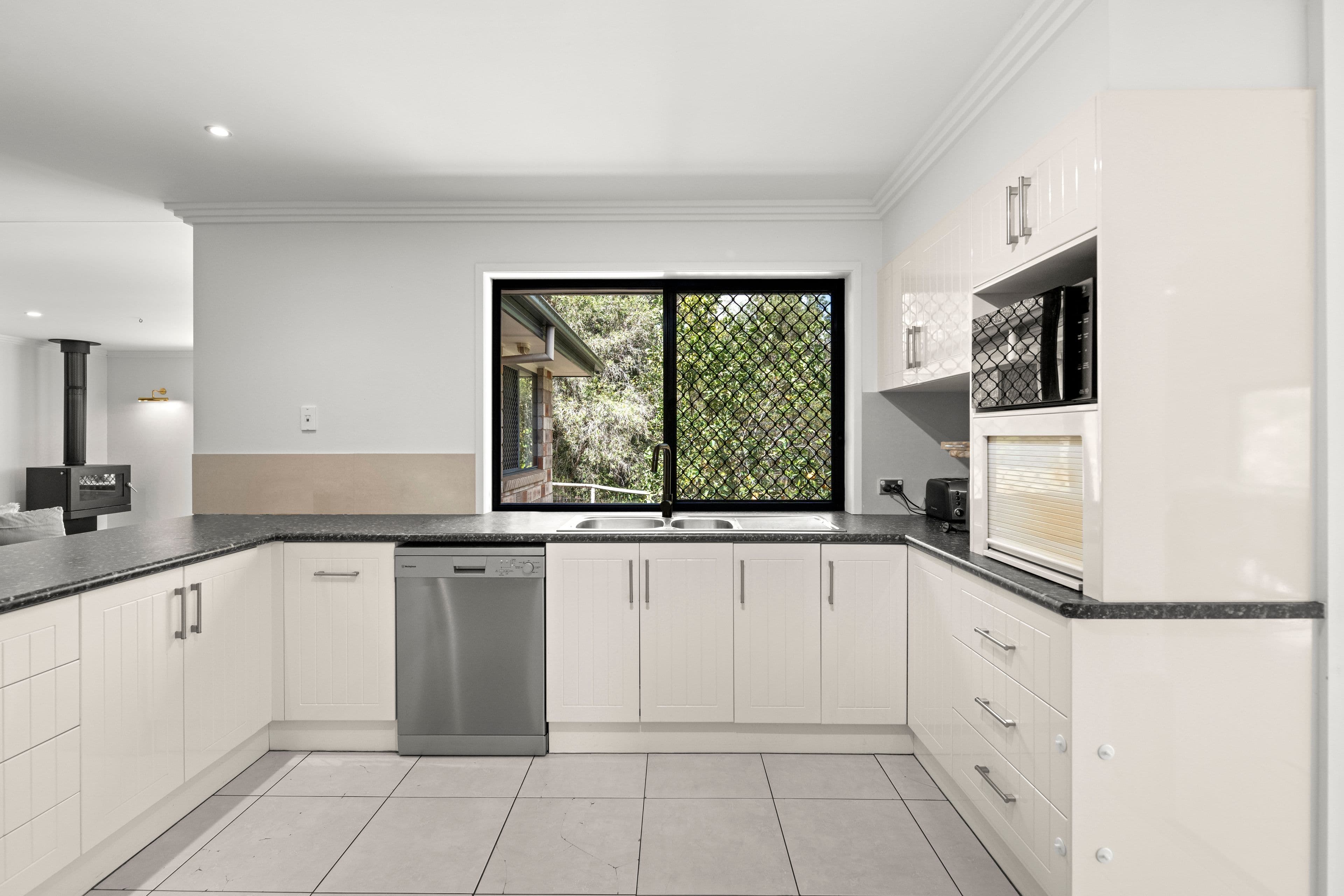 24 Mary Bale Drive, Tallebudgera QLD 4228, Tallebudgera - Thumbnail 5