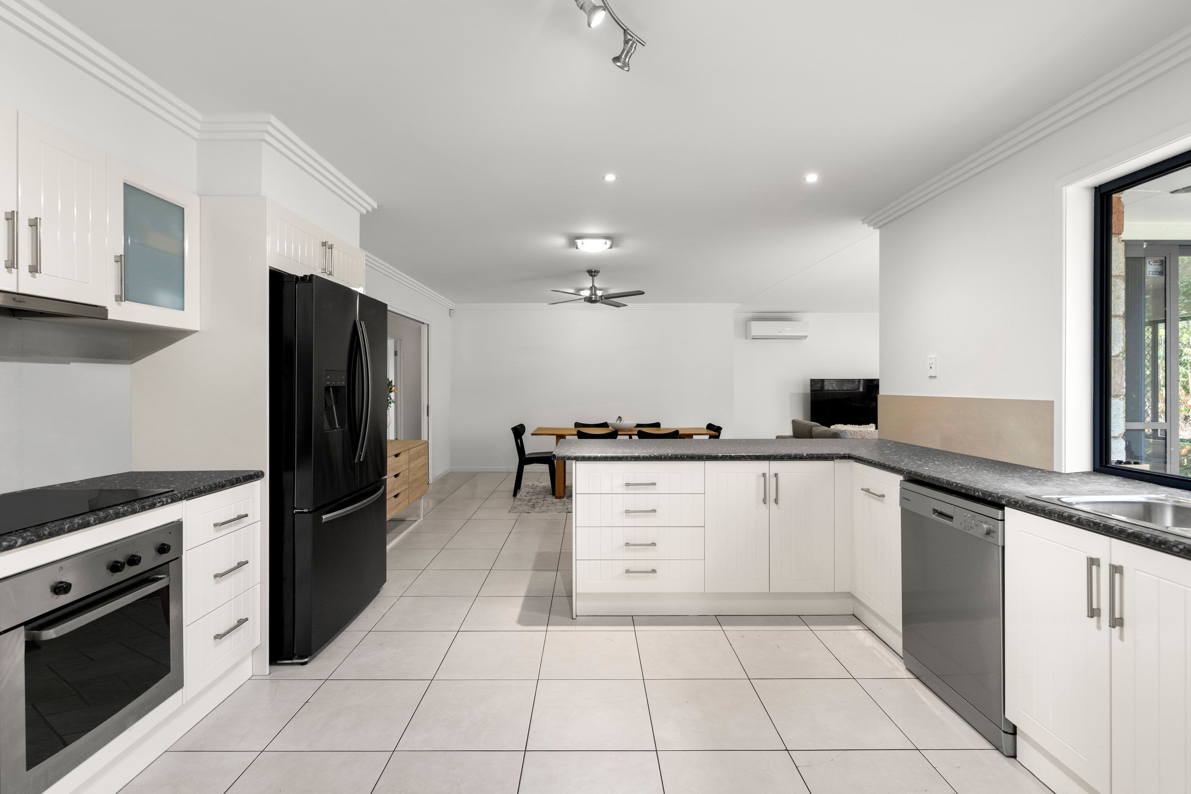 24 Mary Bale Drive, Tallebudgera QLD 4228, Tallebudgera - Thumbnail 6