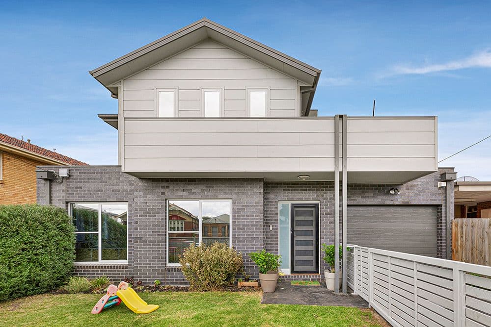 11 Beacon Lane, Caroline Springs - Thumbnail 2