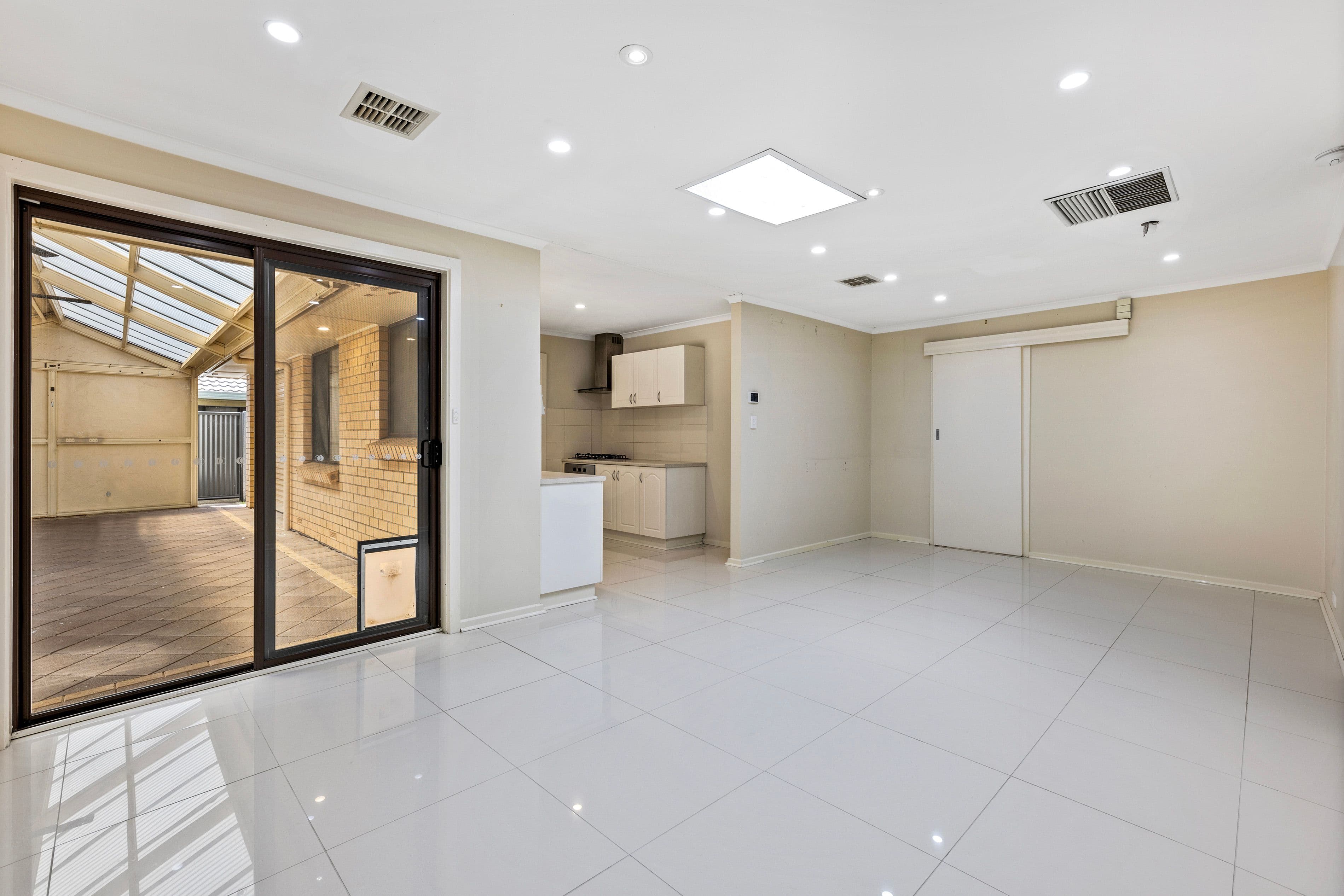 43 Heather Drive, Ridgehaven SA 5097, Ridgehaven - Thumbnail 2