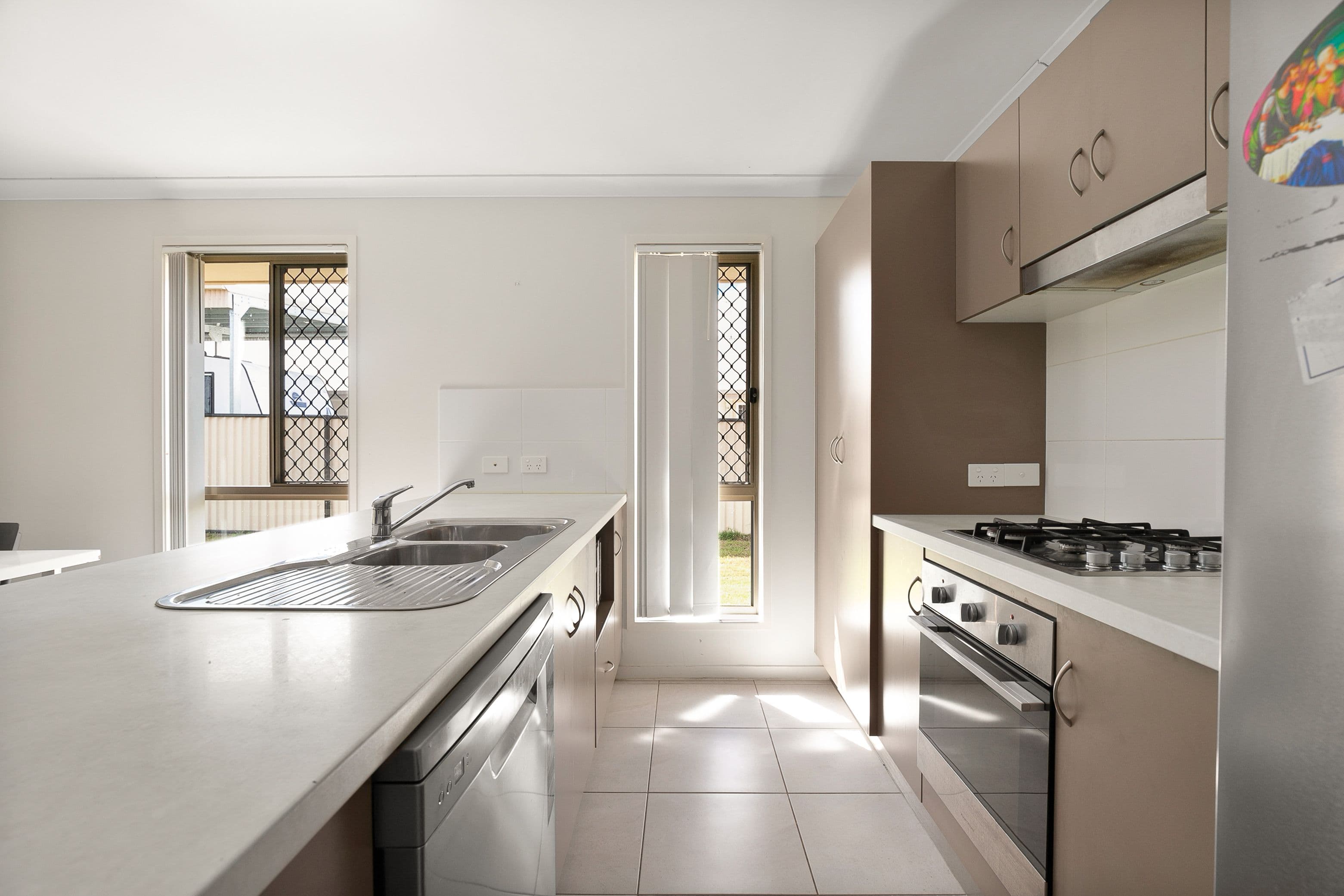9 Vale Street, Emerald QLD 4720, Emerald - Thumbnail 5