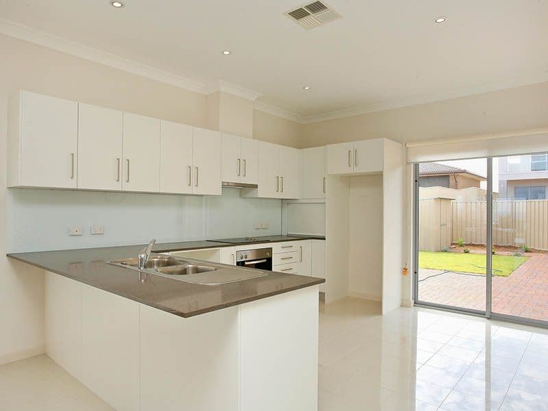 5 Strutt Place, Caroline Springs, VIC, 3023, Caroline Springs - Thumbnail 3