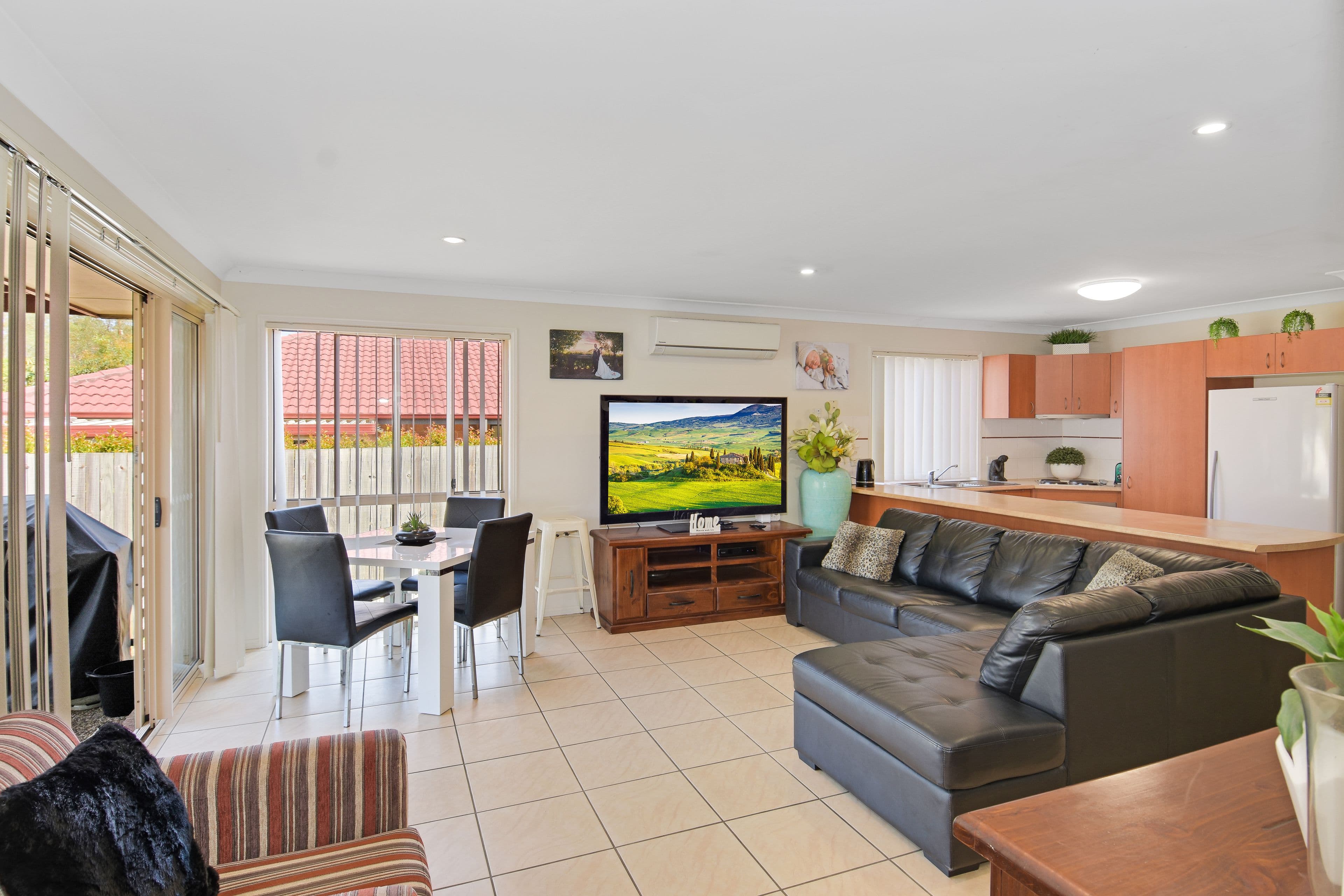29 Lamberth Road East, Heritage Park QLD 4118, Heritage Park - Thumbnail 2