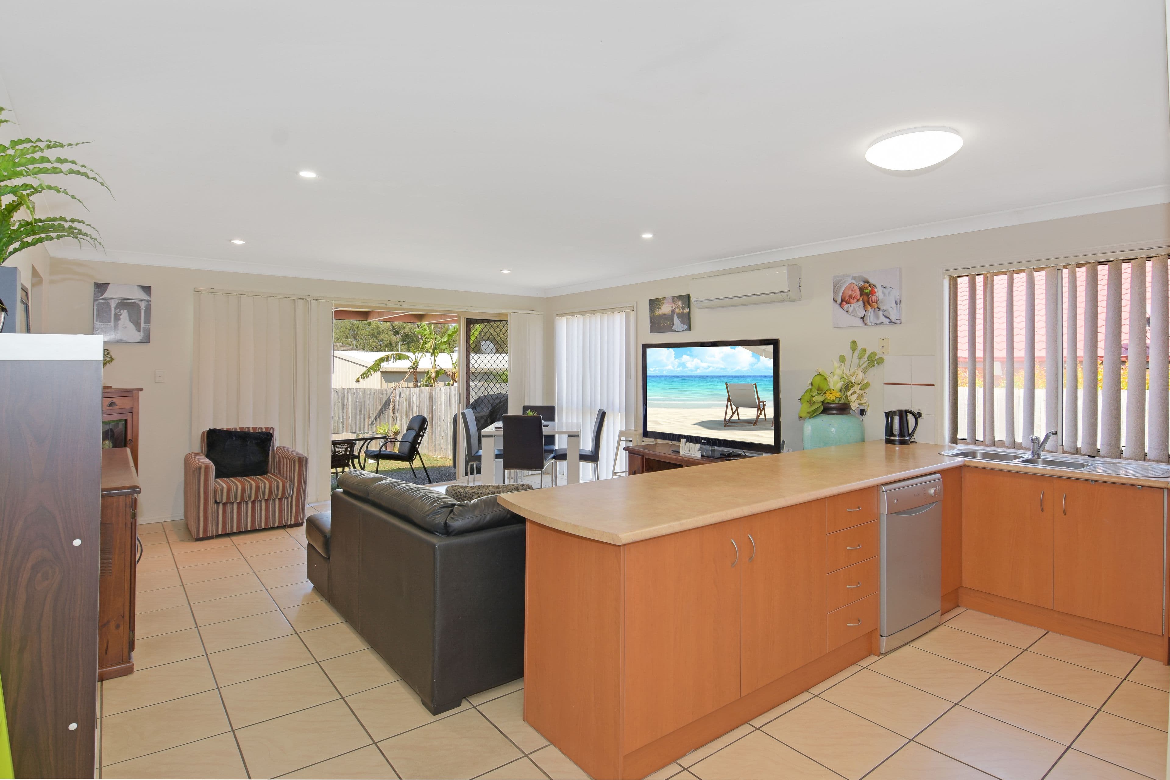 29 Lamberth Road East, Heritage Park QLD 4118, Heritage Park - Thumbnail 3