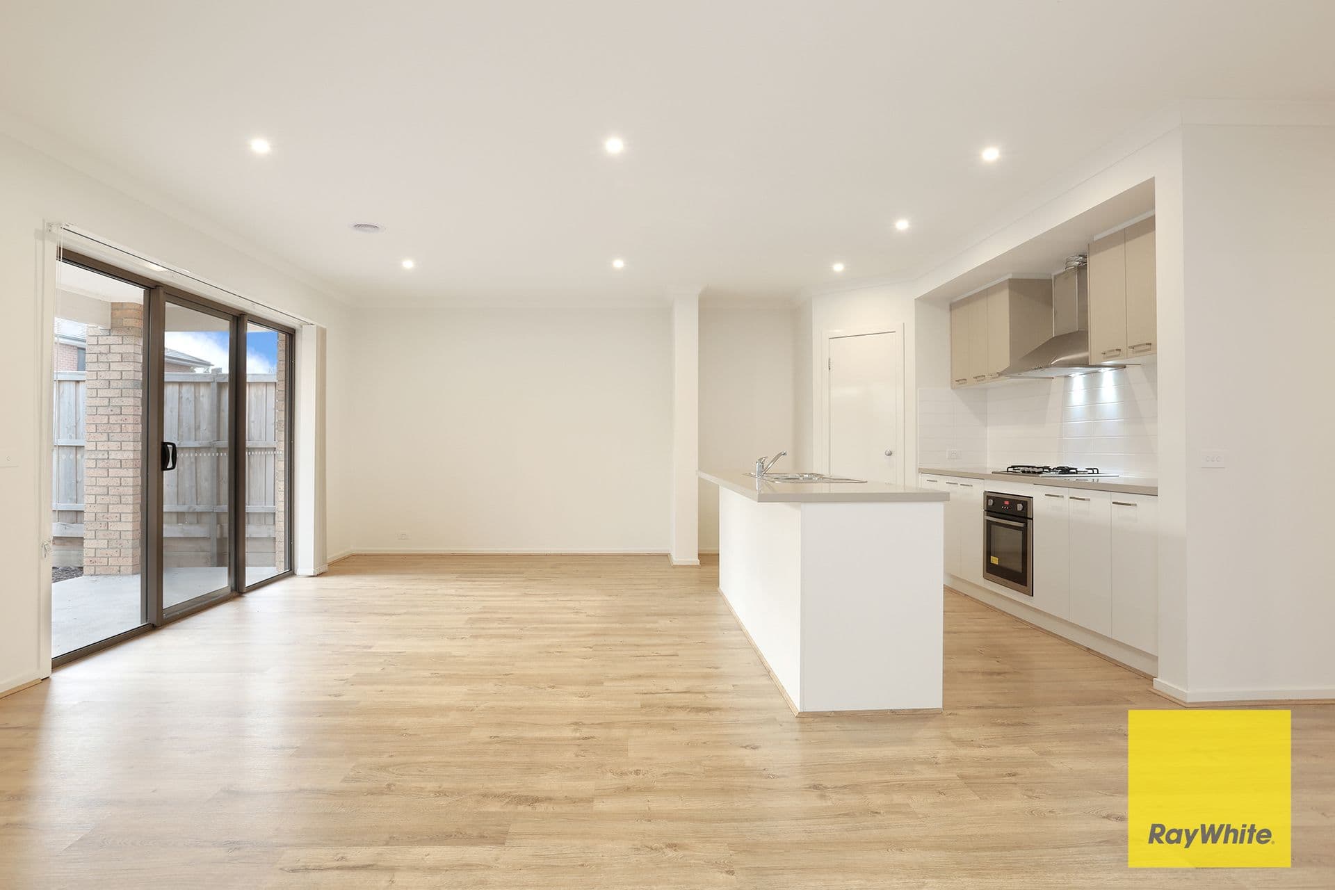 7 Suva Street, Point Cook VIC 3030, Point Cook - Thumbnail 2