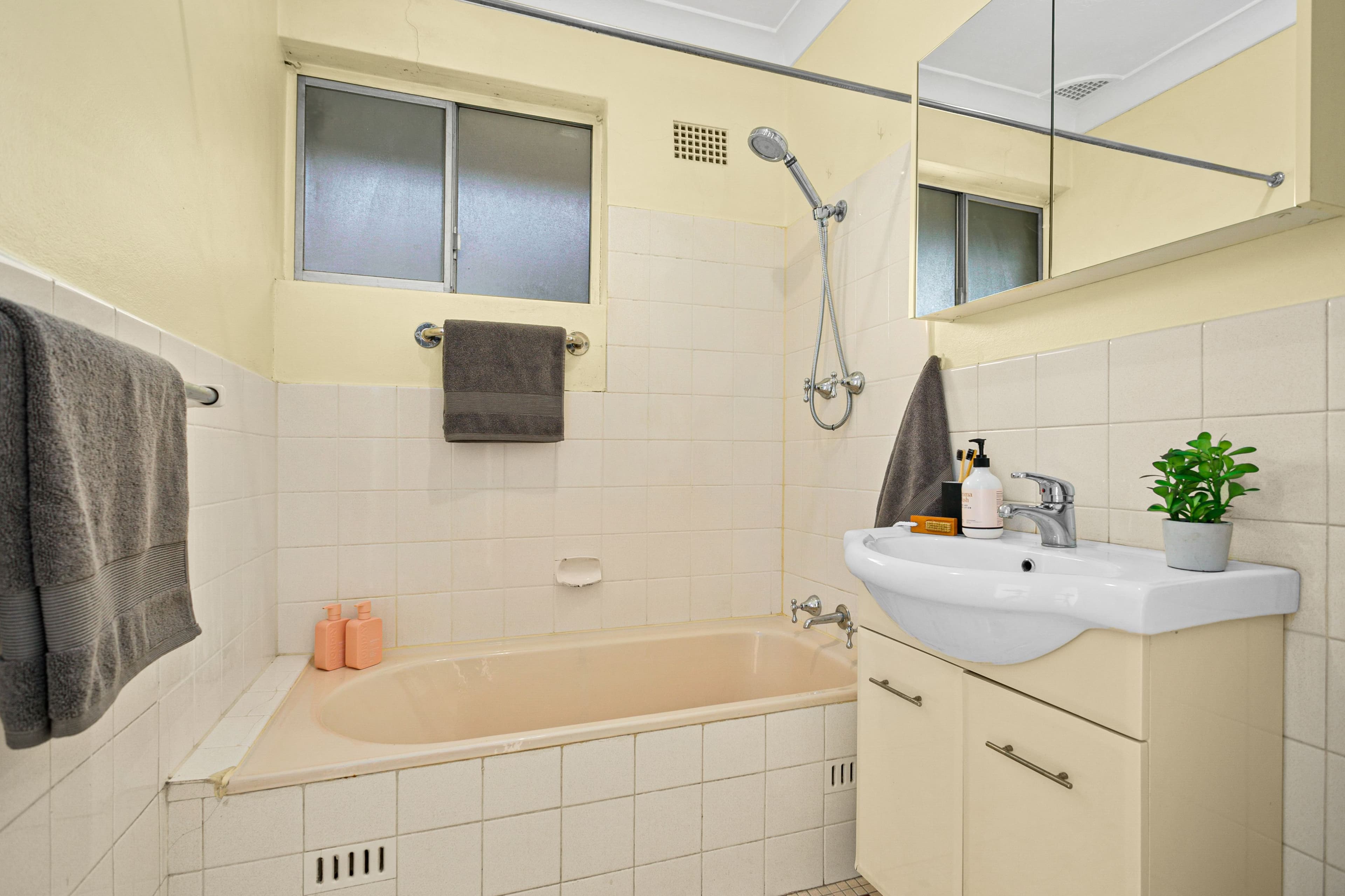 24 Graham Road, Narwee NSW 2209, Narwee - Thumbnail 8