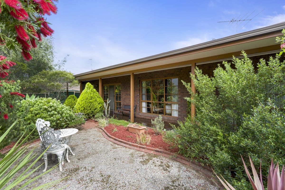 65 Manorvale Parade, Werribee VIC 3030, Werribee - Thumbnail 2
