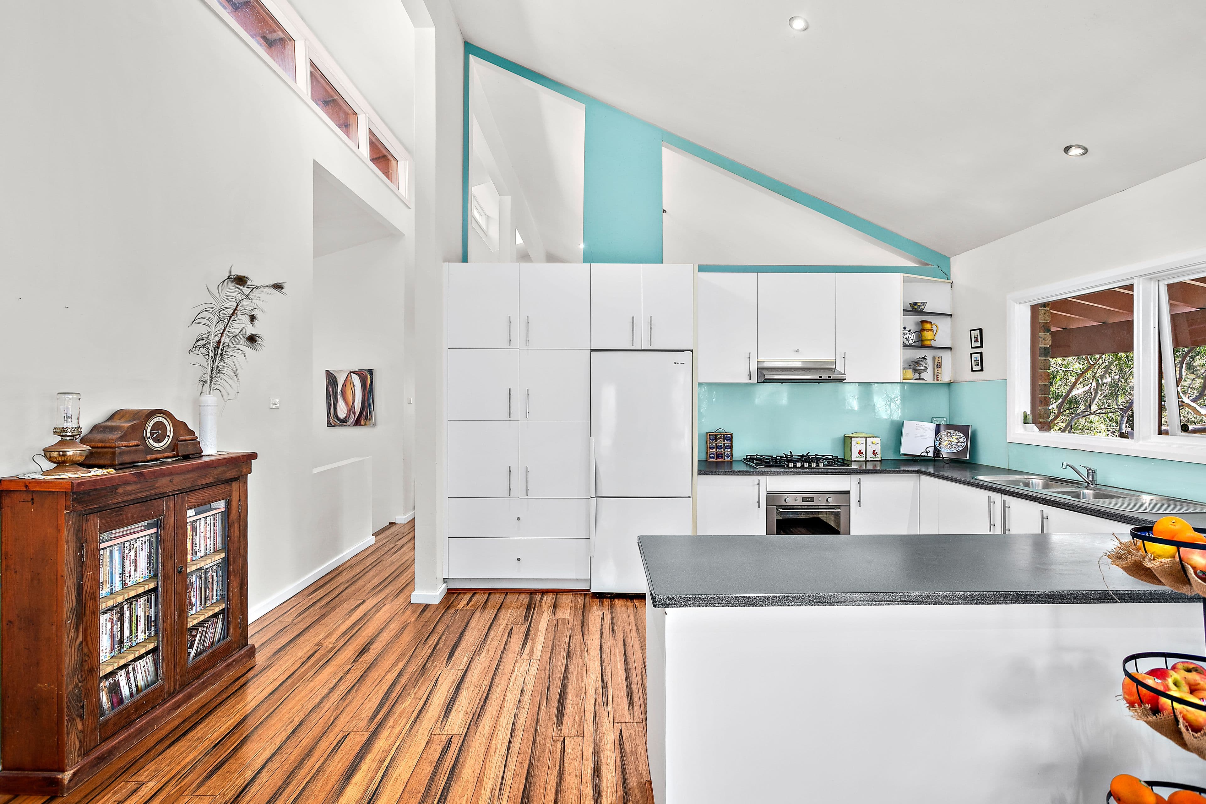 4 Koombala Grove, Cordeaux Heights - Thumbnail 2