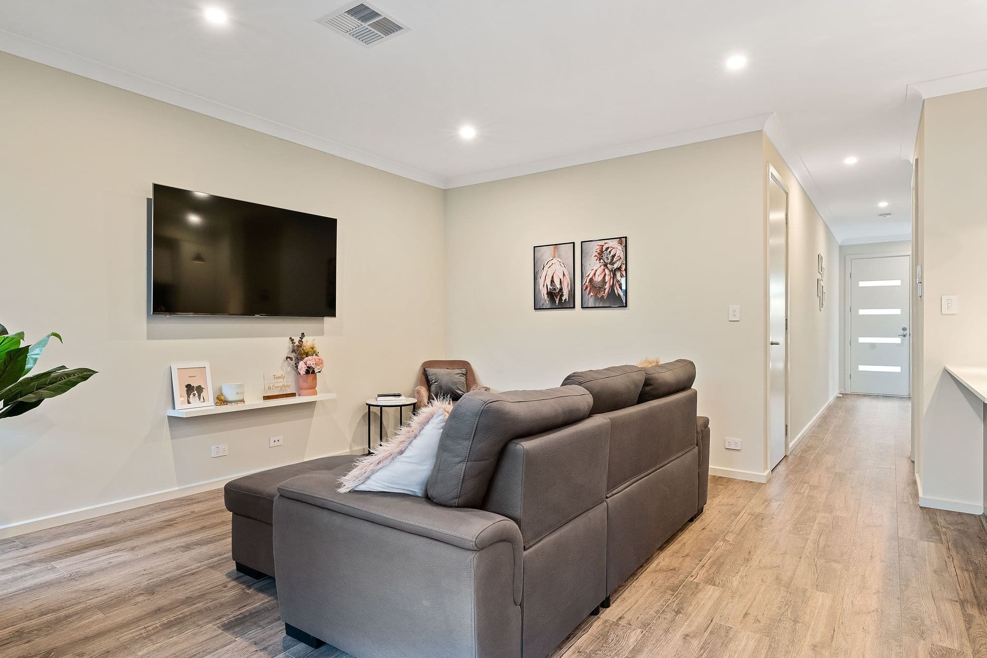 11B Mayelston Cresent, St Agnes SA 5097, St Agnes - Thumbnail 2