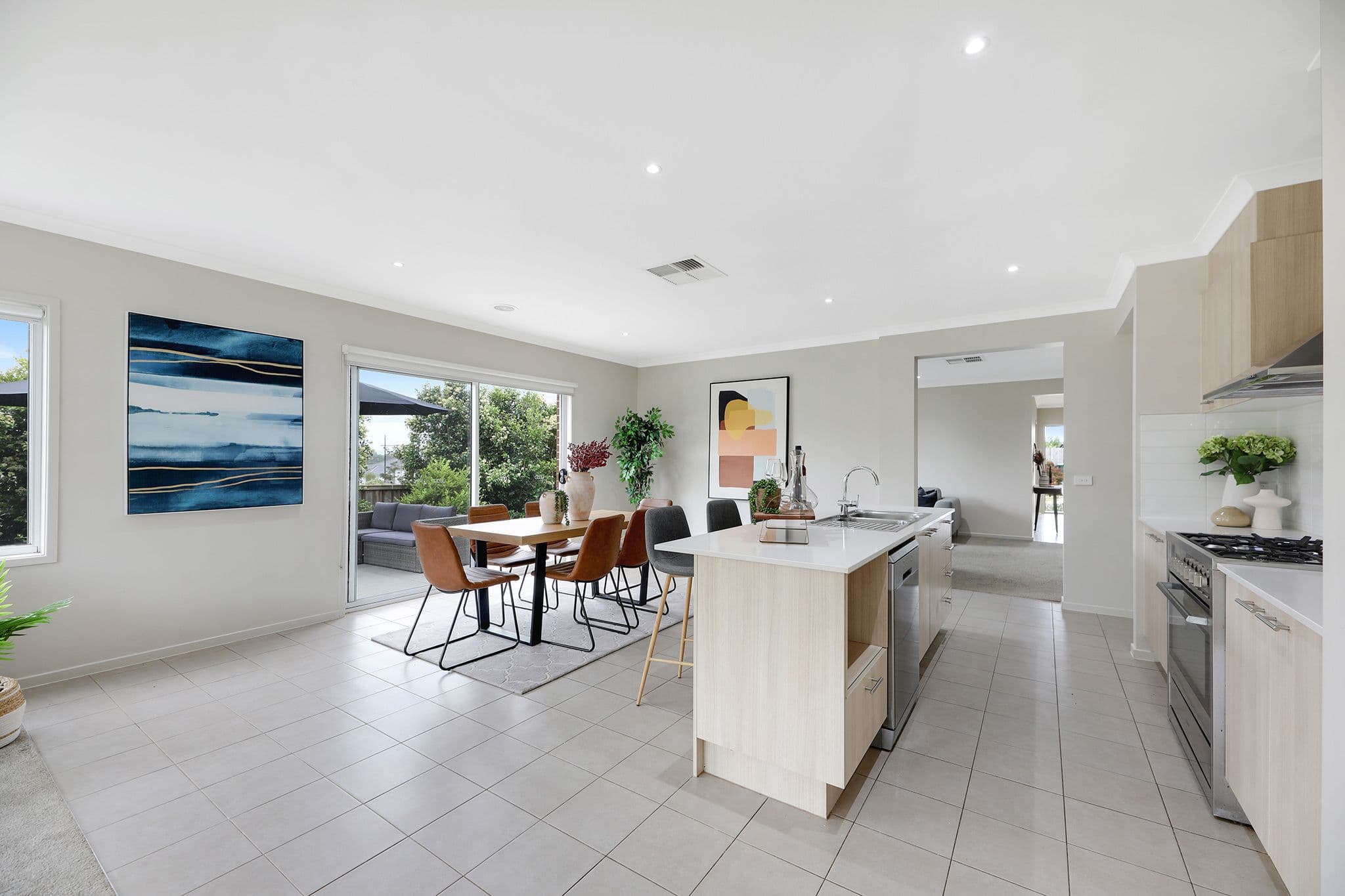 24 Wiltons Crescent, Drouin VIC 3818, Drouin - Thumbnail 4