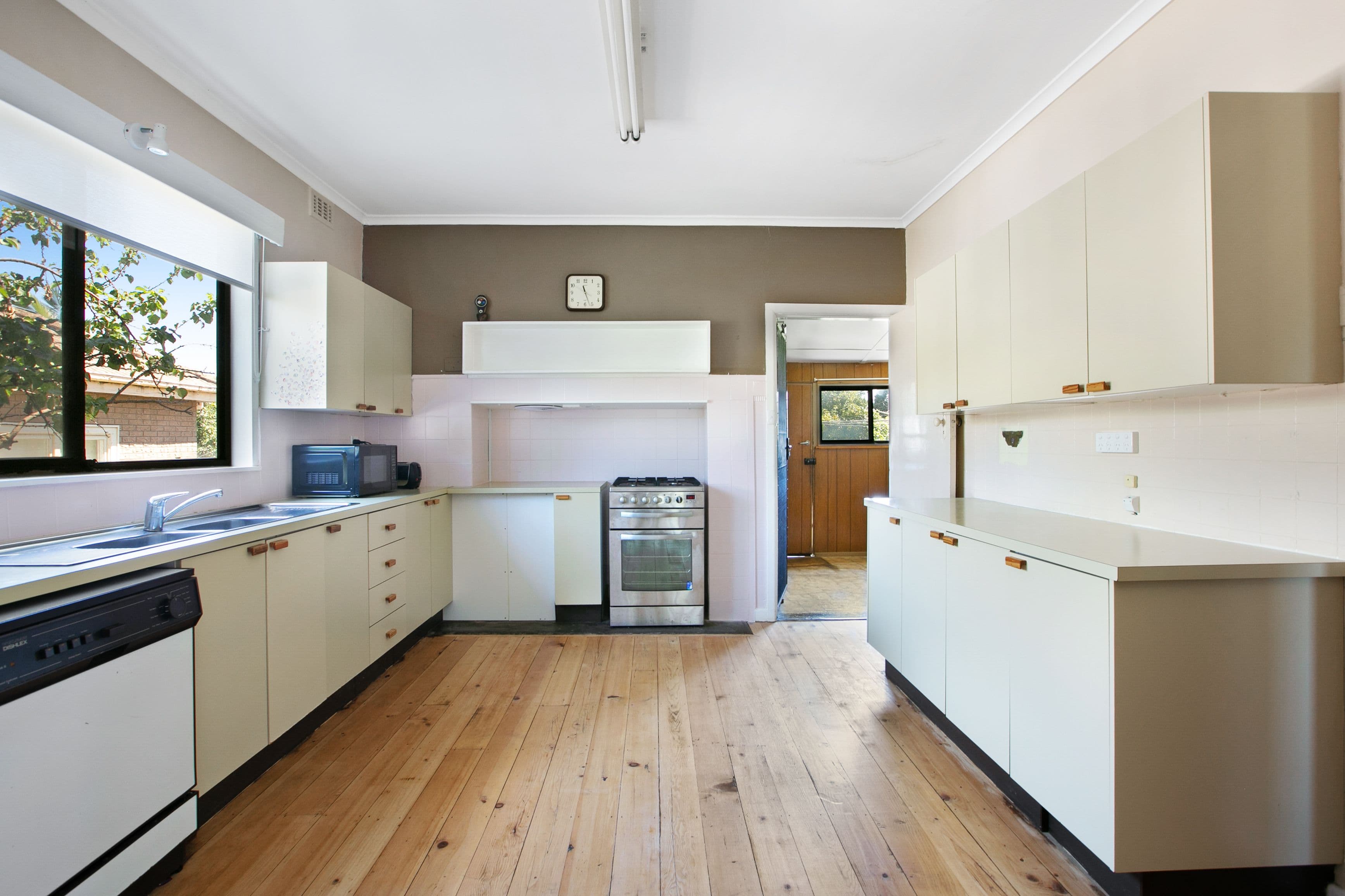 20 Vale Street, Reservoir VIC 3073, Reservoir - Thumbnail 2