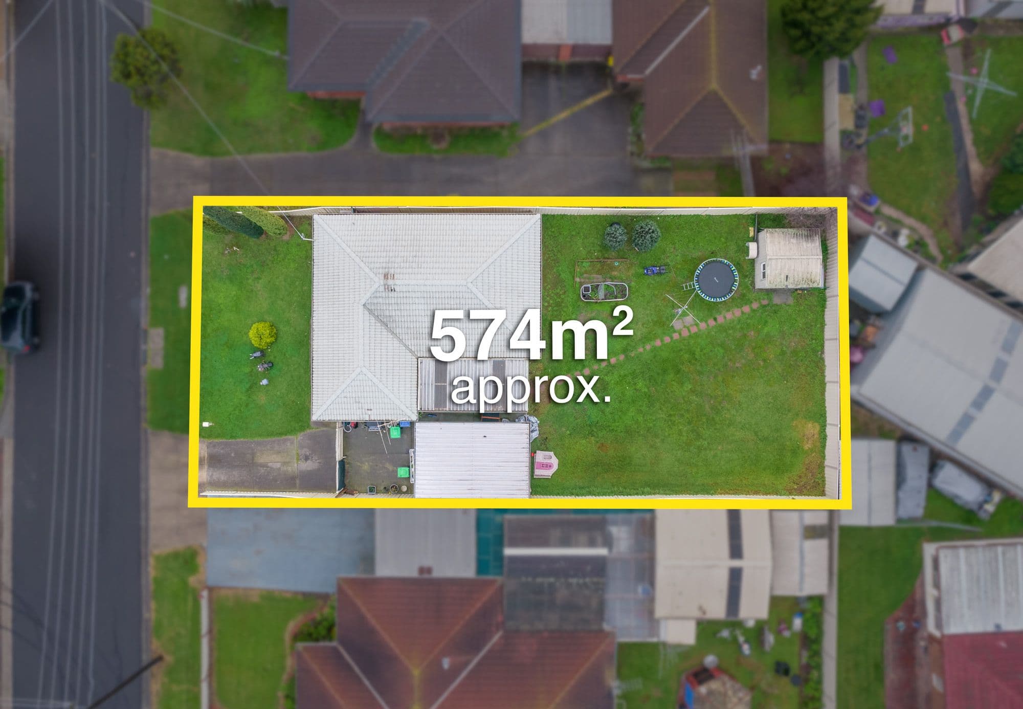 30 Songlark Crescent, Werribee VIC 3030, Werribee - Thumbnail 2