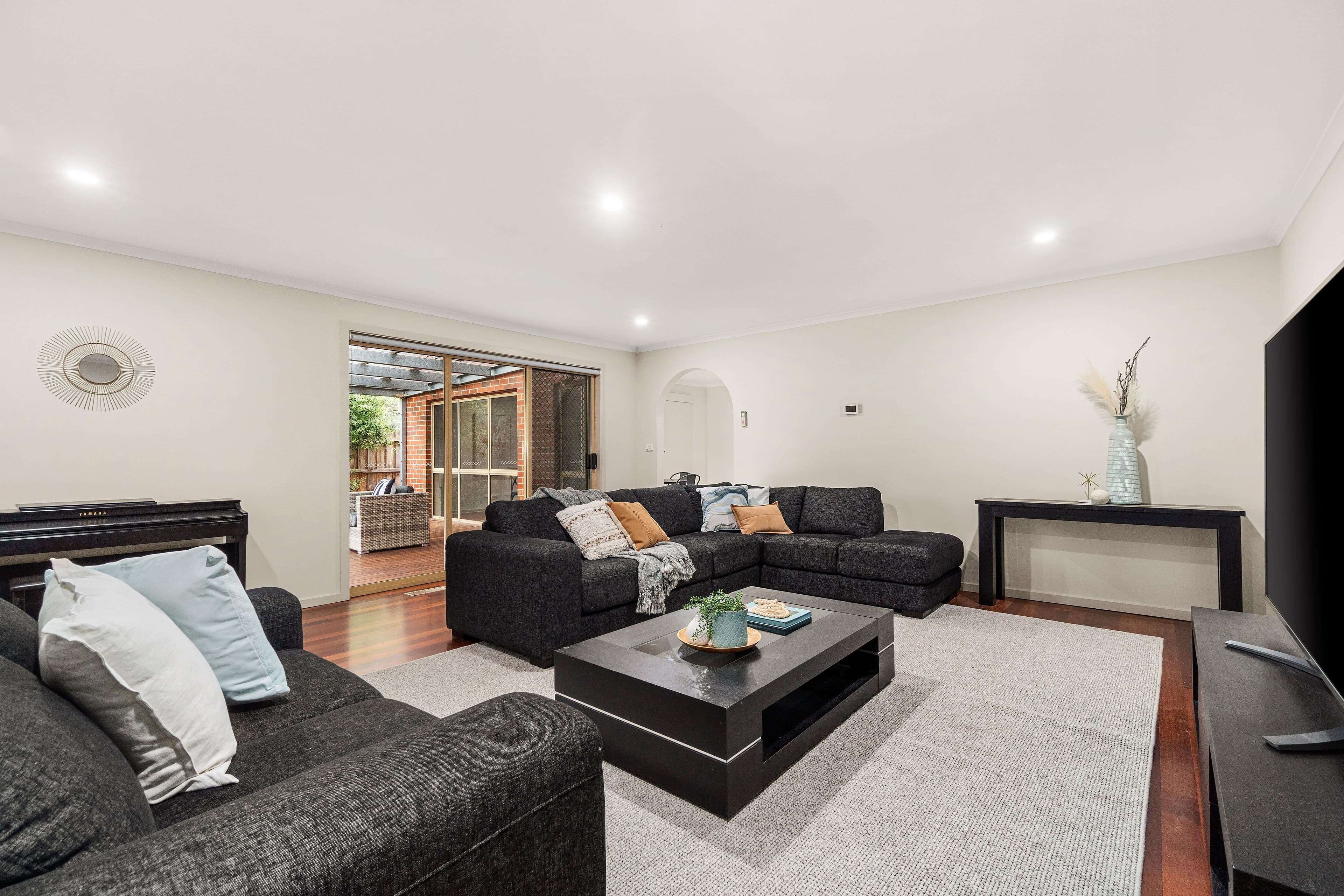 87 Argyle Way, Wantirna South VIC 3152, Wantirna South - Thumbnail 2