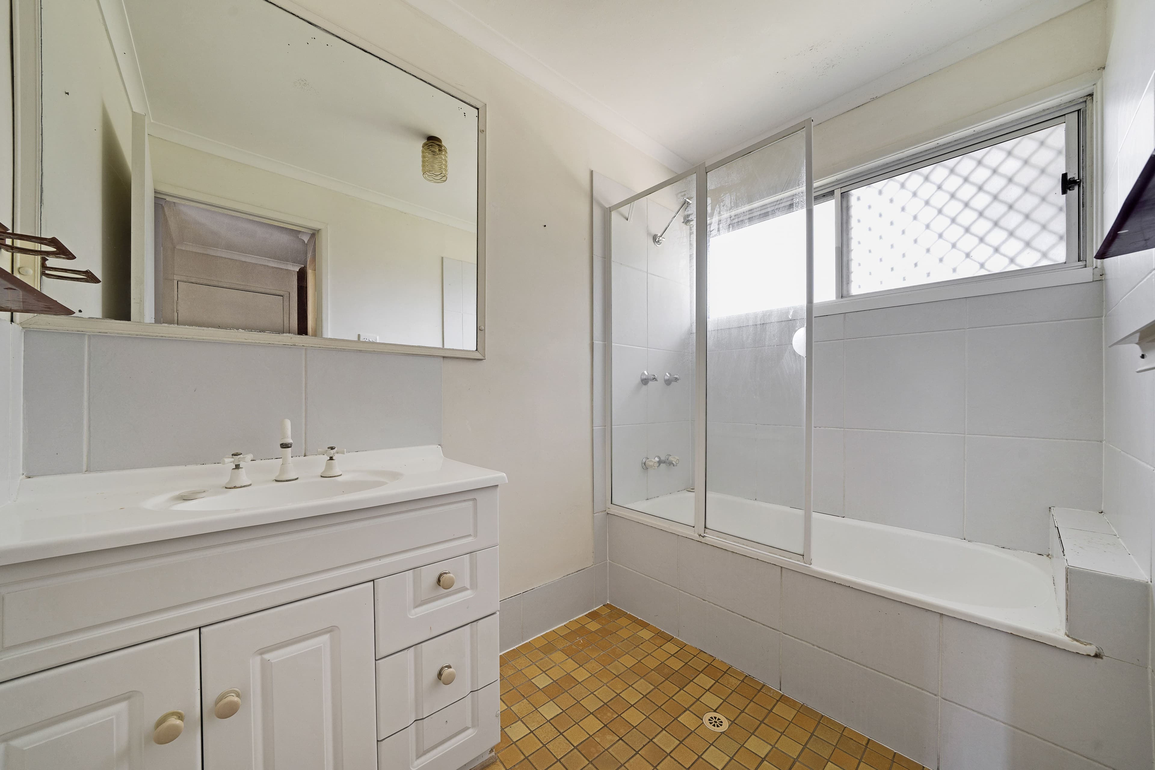 15 Pinewood Street, Crestmead QLD 4132, Crestmead - Thumbnail 2