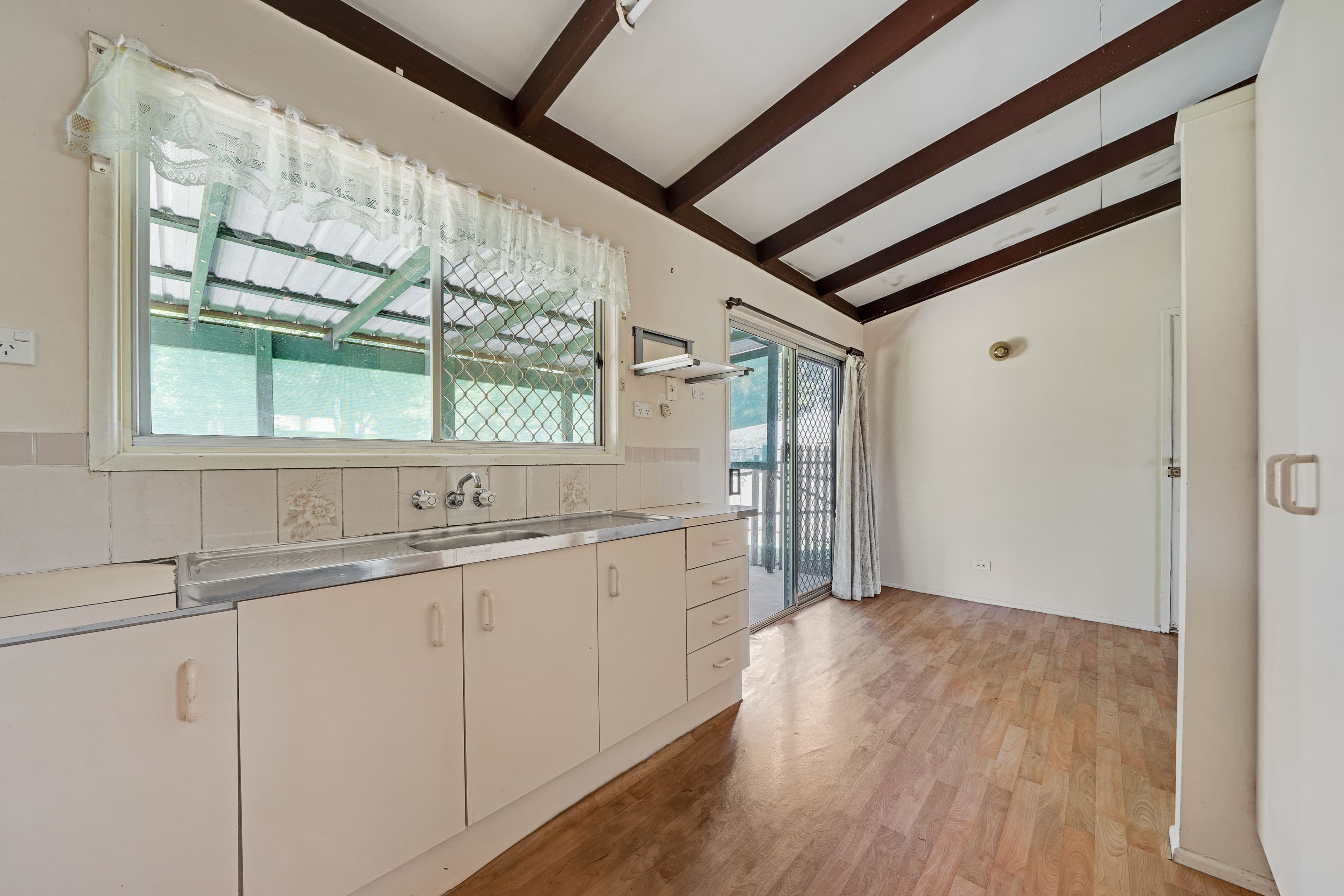 15 Pinewood Street, Crestmead QLD 4132, Crestmead - Thumbnail 3