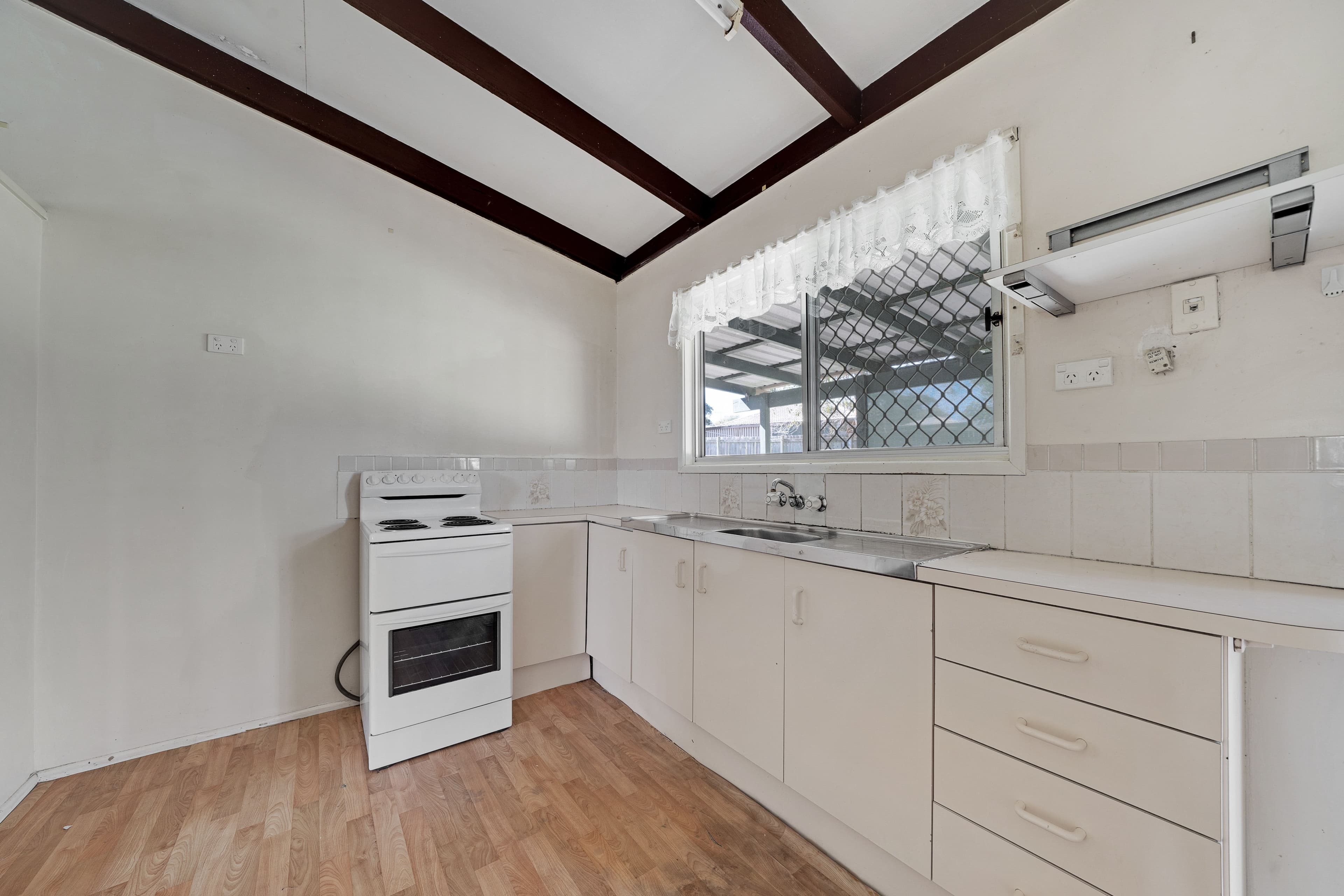 15 Pinewood Street, Crestmead QLD 4132, Crestmead - Thumbnail 4