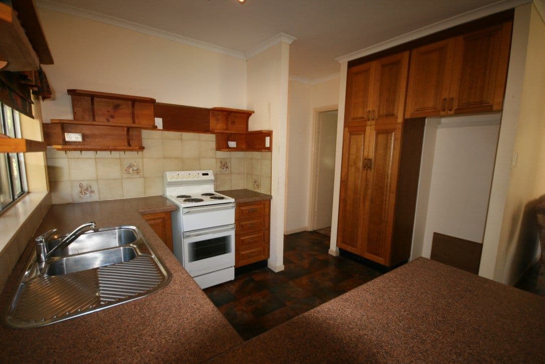 27 Crescent, ARMSTRONG BEACH QLD 4737, Armstrong Beach - Thumbnail 3