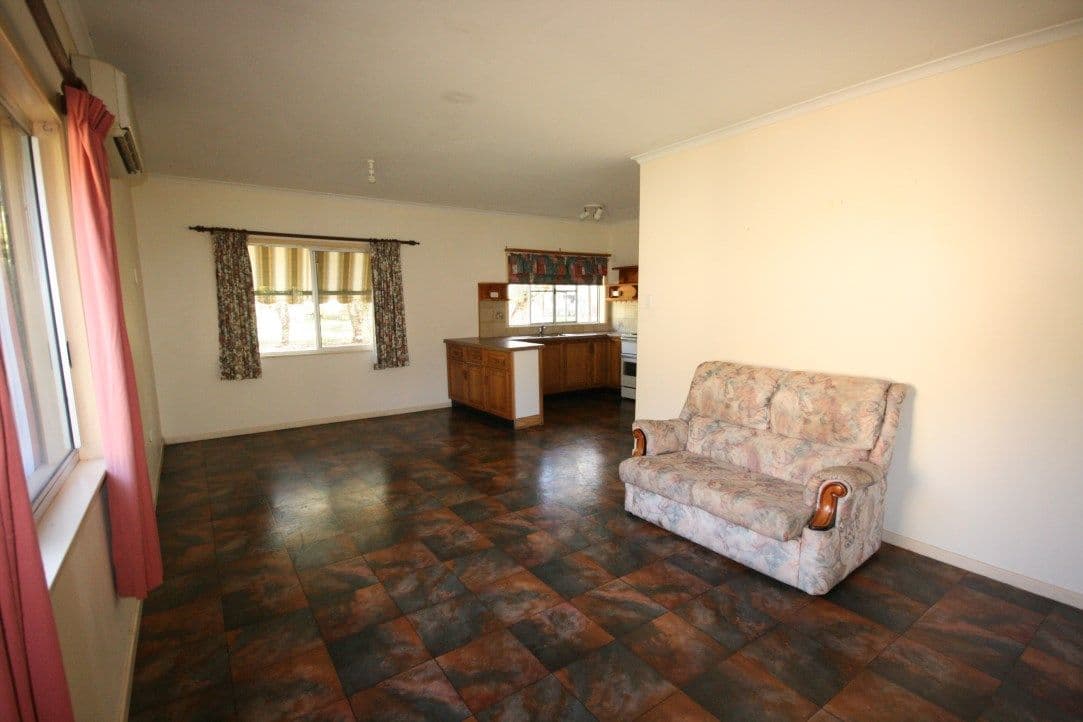 27 Crescent, ARMSTRONG BEACH QLD 4737, Armstrong Beach - Thumbnail 4