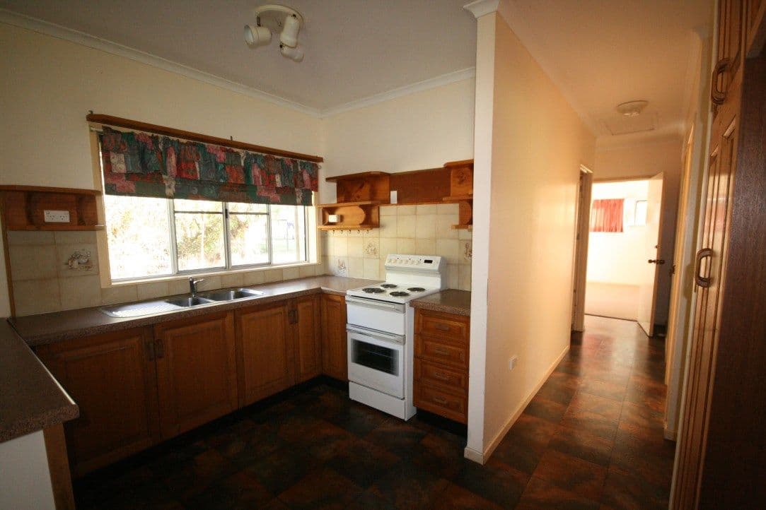 27 Crescent, ARMSTRONG BEACH QLD 4737, Armstrong Beach - Thumbnail 5