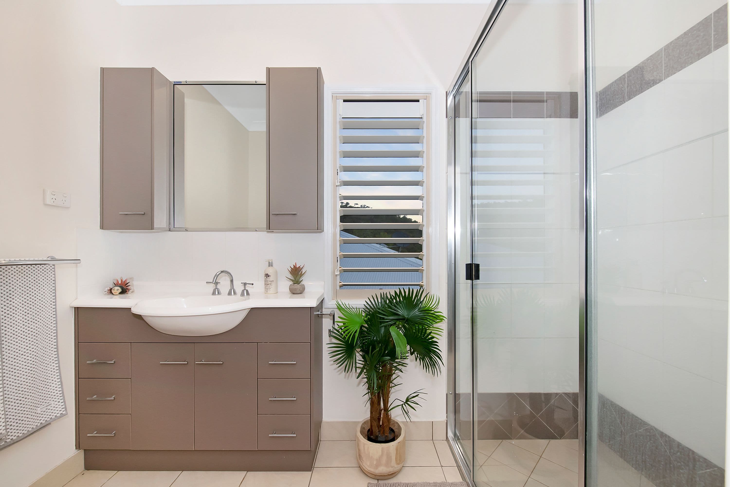 29 Balmoral Drive, Castle Hill QLD 4810, Castle Hill - Thumbnail 6