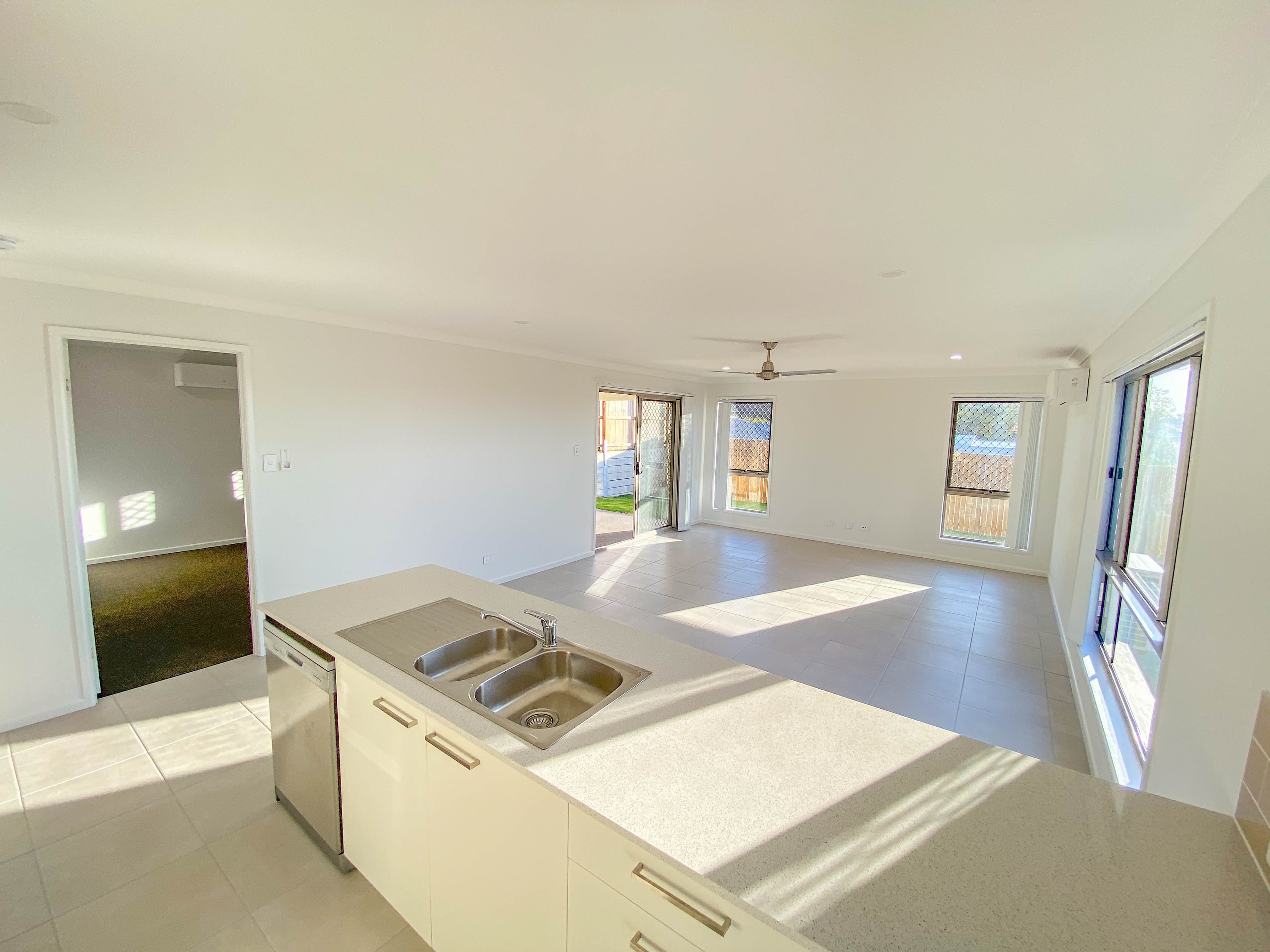 5 Macintyre Street, Holmview QLD 4207, Holmview - Thumbnail 4