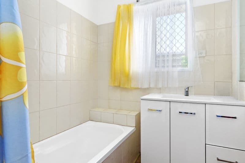 13 Goorawin Street, Runaway Bay QLD 4216, Runaway Bay - Thumbnail 6