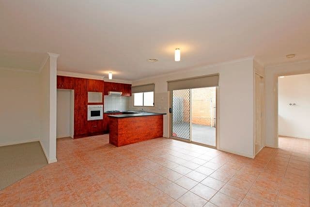 93 Rathcown Road, RESERVOIR VIC 3073, Reservoir - Thumbnail 2