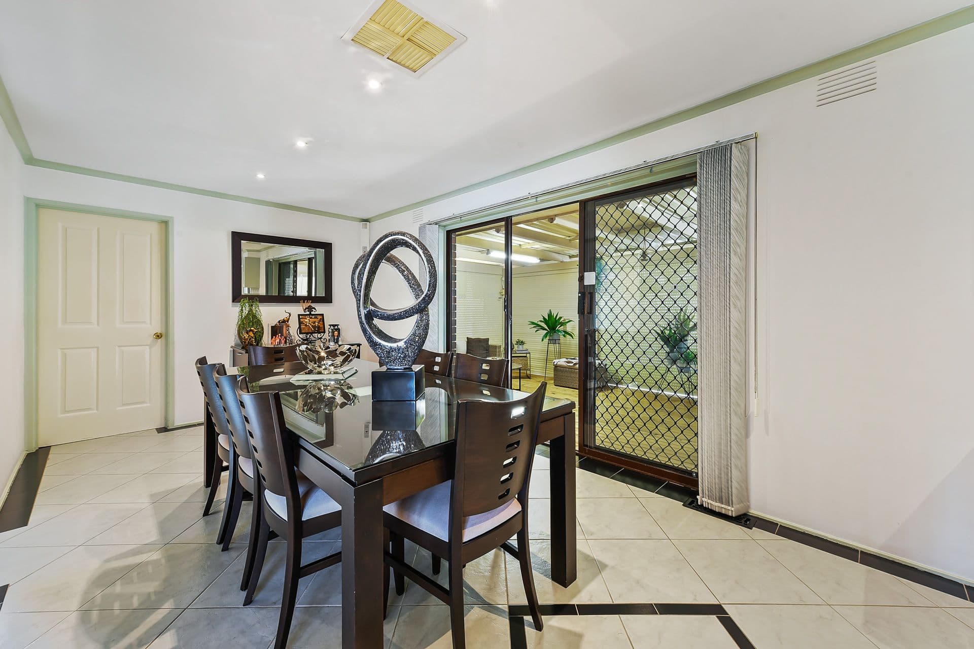 17 Vivien Street, Dandenong VIC 3175, Dandenong - Thumbnail 4