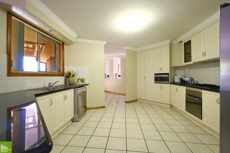 4  Menindee Close, FLINDERS NSW 2529, Flinders - Thumbnail 2