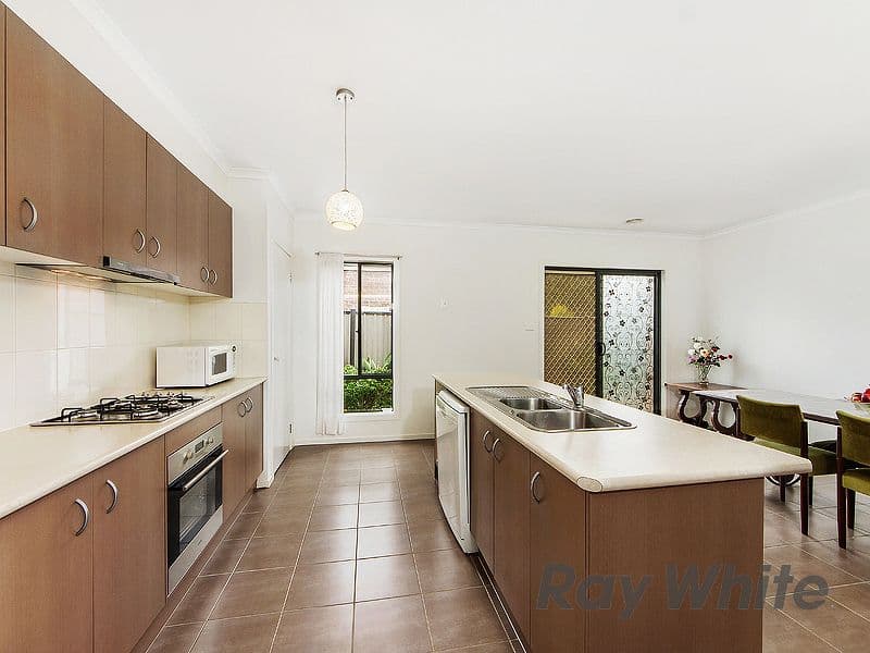33 Villiers Drive, Point Cook VIC 3030, Point Cook - Thumbnail 4