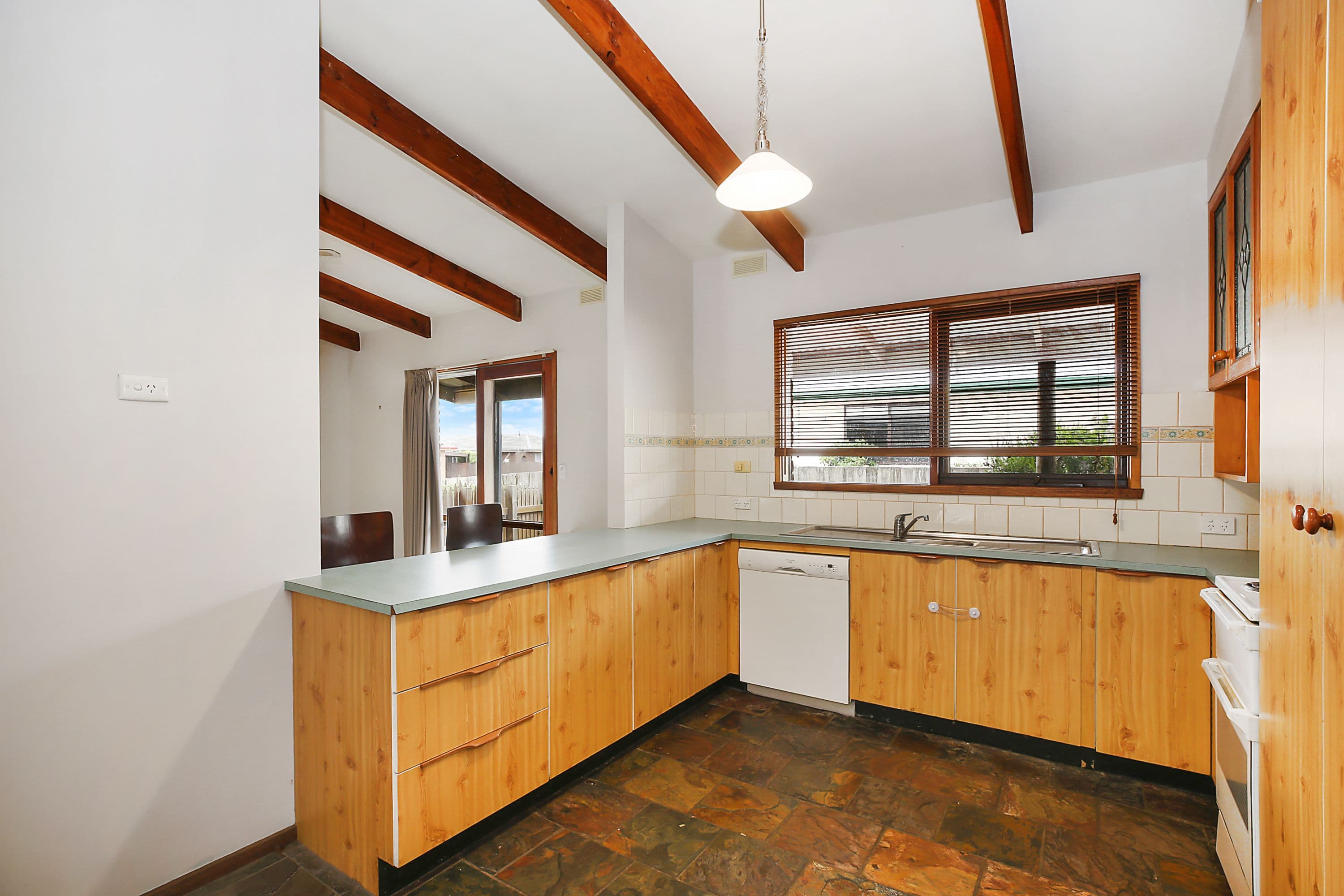 16 Begley Street, Colac VIC 3250, Colac - Thumbnail 4
