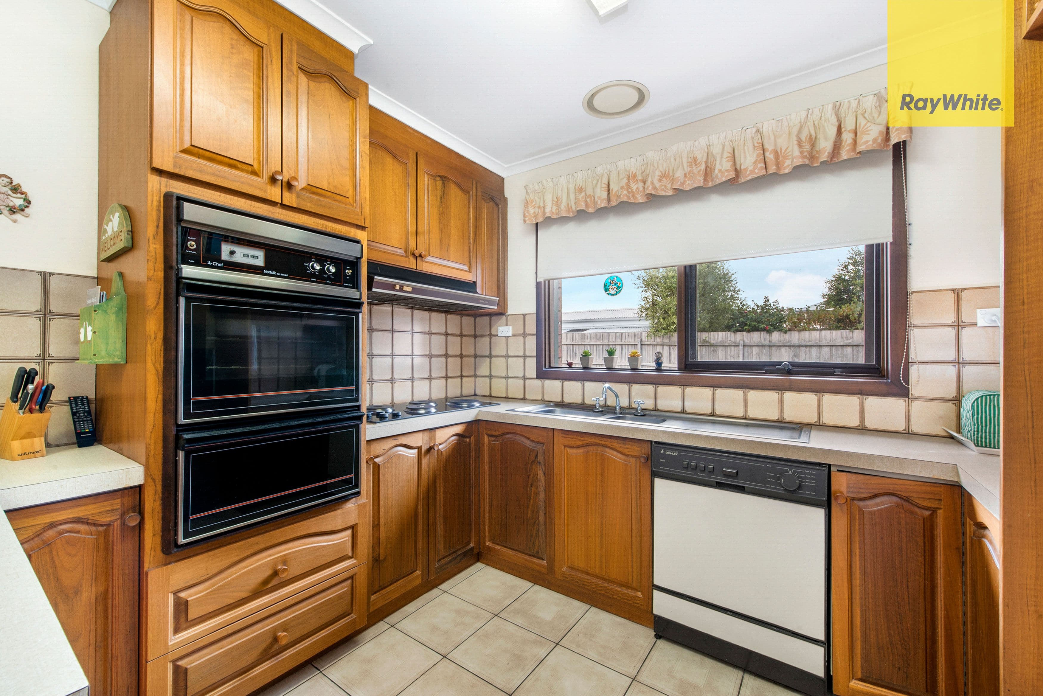6 Wanaka Drive, Taylors Lakes VIC 3038, Taylors Lakes - Thumbnail 8