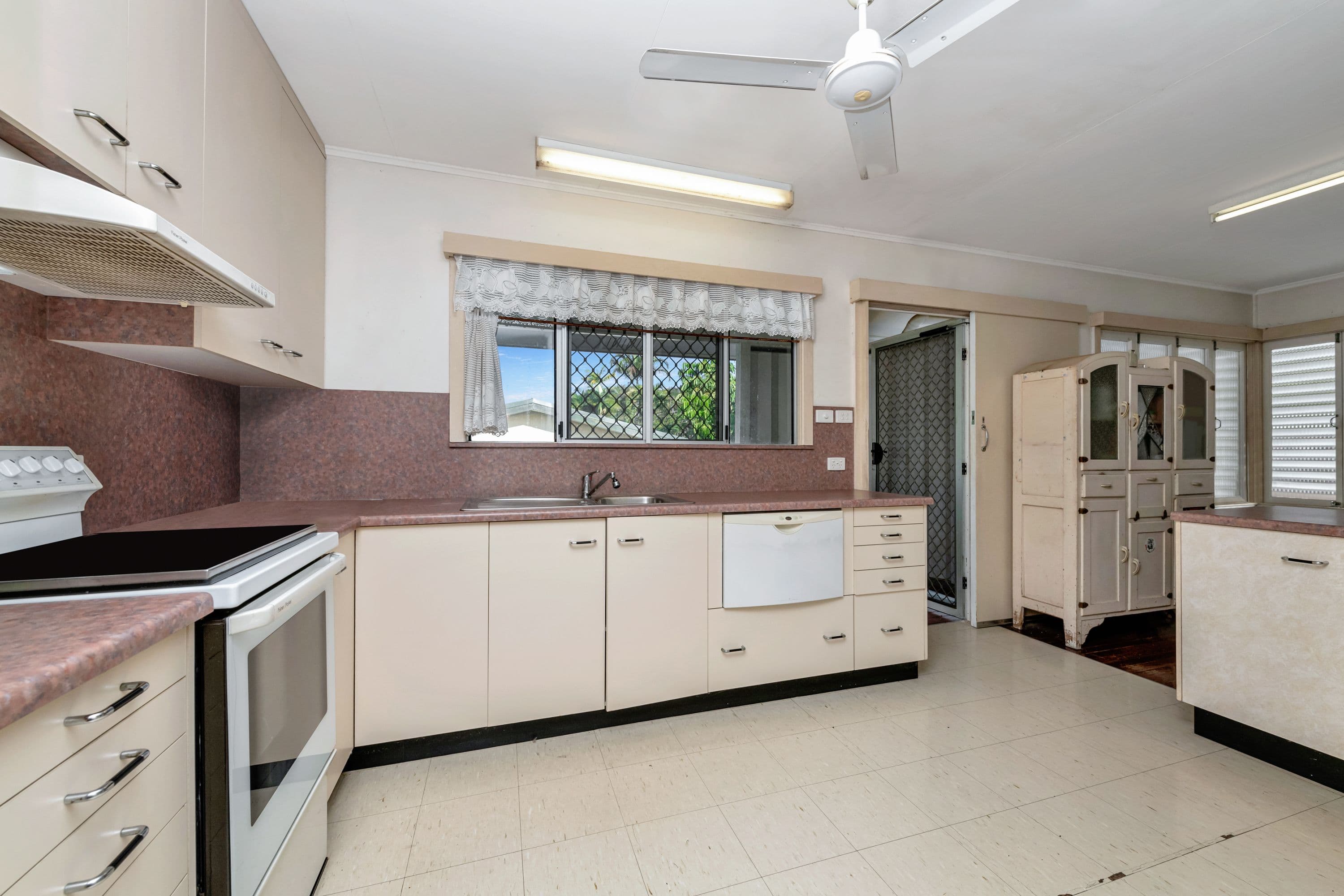 8 Hynch Street, Wulguru QLD 4811, Wulguru - Thumbnail 4