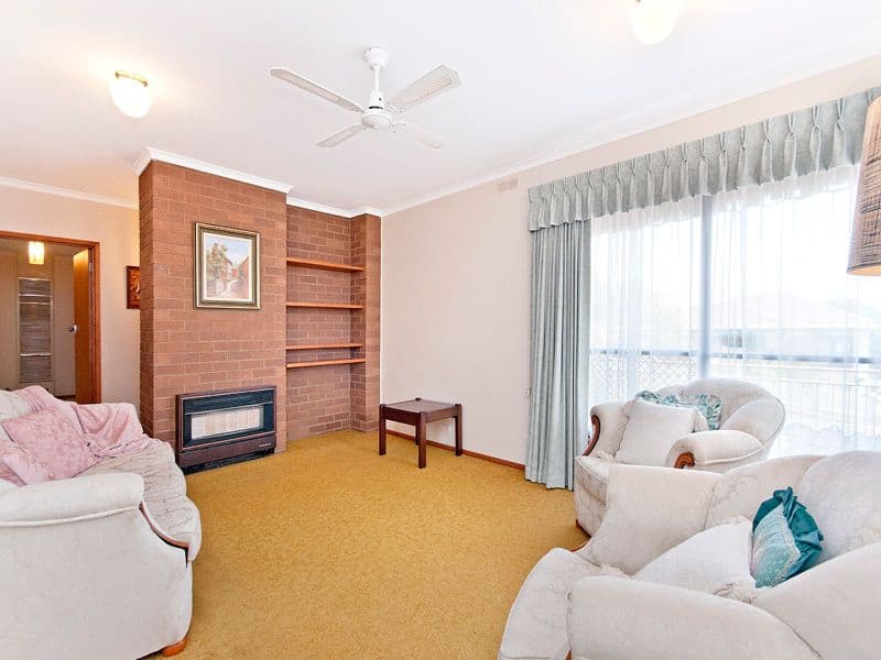 4 Wallace Avenue, Warrnambool VIC 3280, Warrnambool - Thumbnail 2