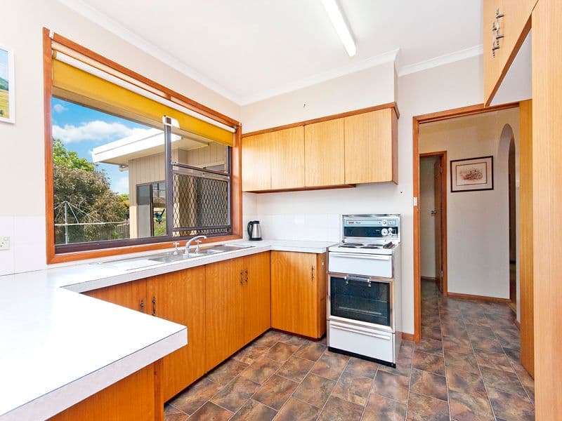 4 Wallace Avenue, Warrnambool VIC 3280, Warrnambool - Thumbnail 5