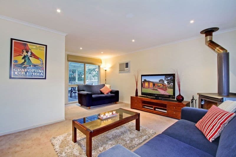 23 LATROBE Court, CROYDON HILLS VIC 3136, Croydon Hills - Thumbnail 2