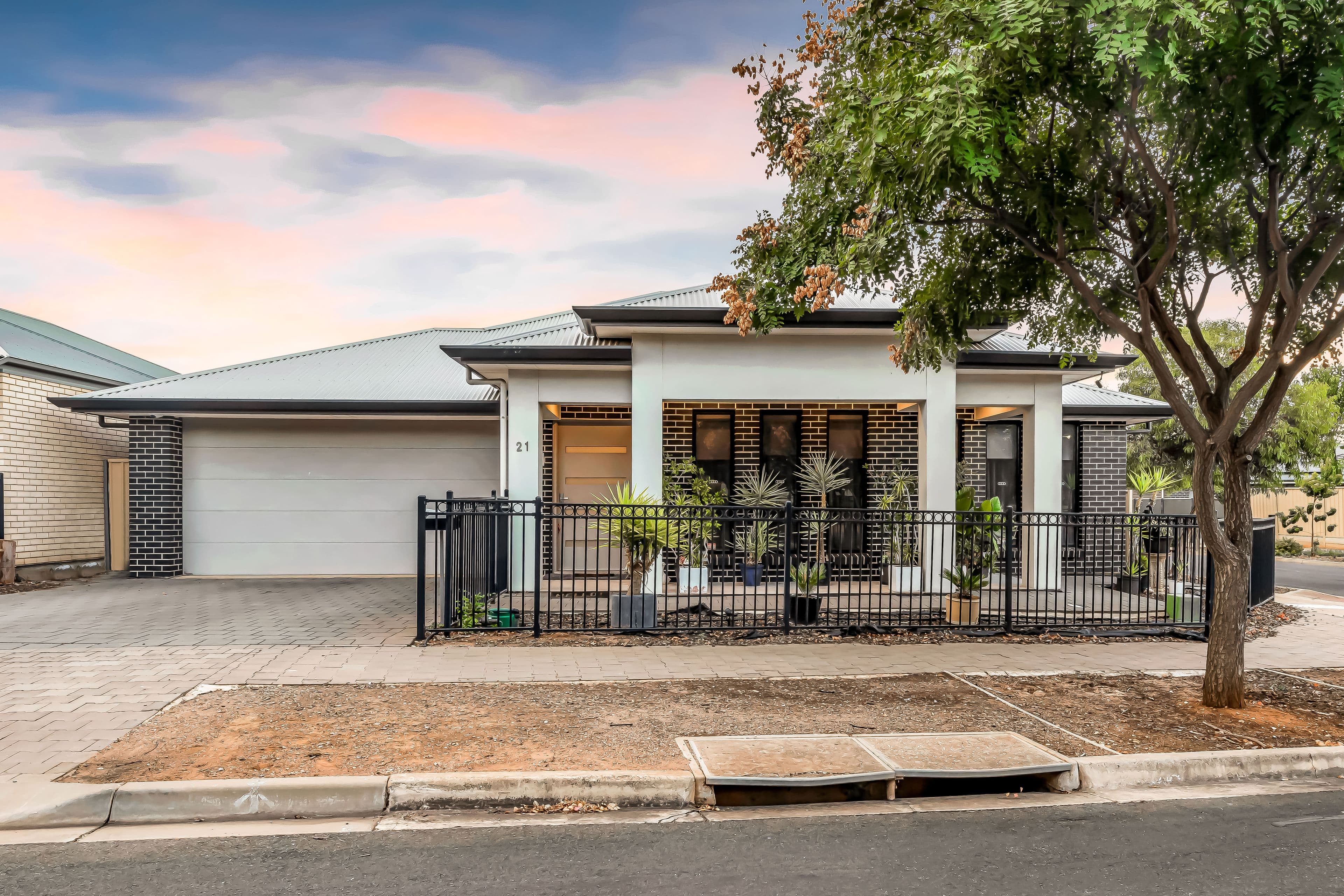 1/11 Dunraven Court, Sydenham - Image 1