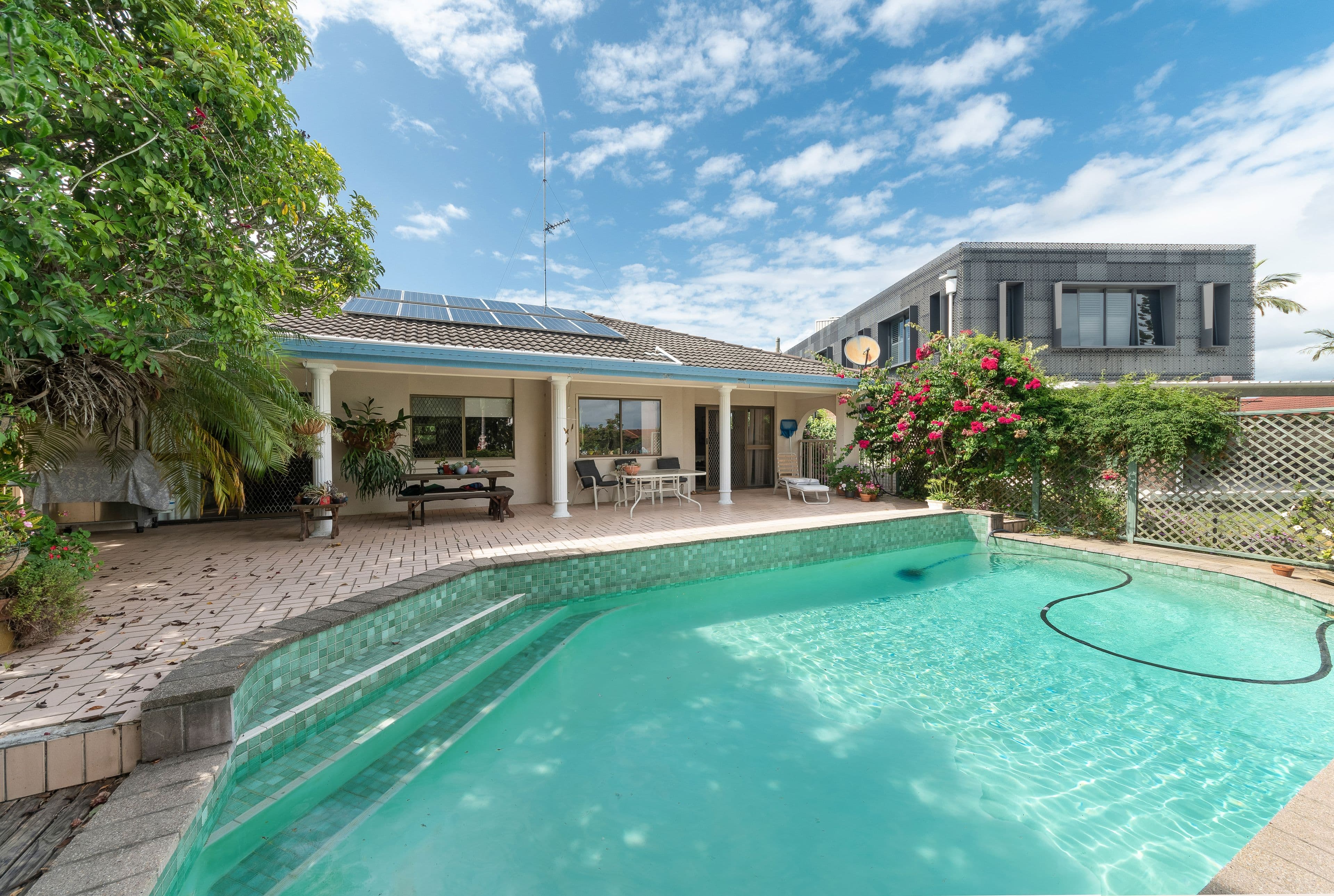 82 Campbell Street, Sorrento QLD 4217, Sorrento - Thumbnail 2