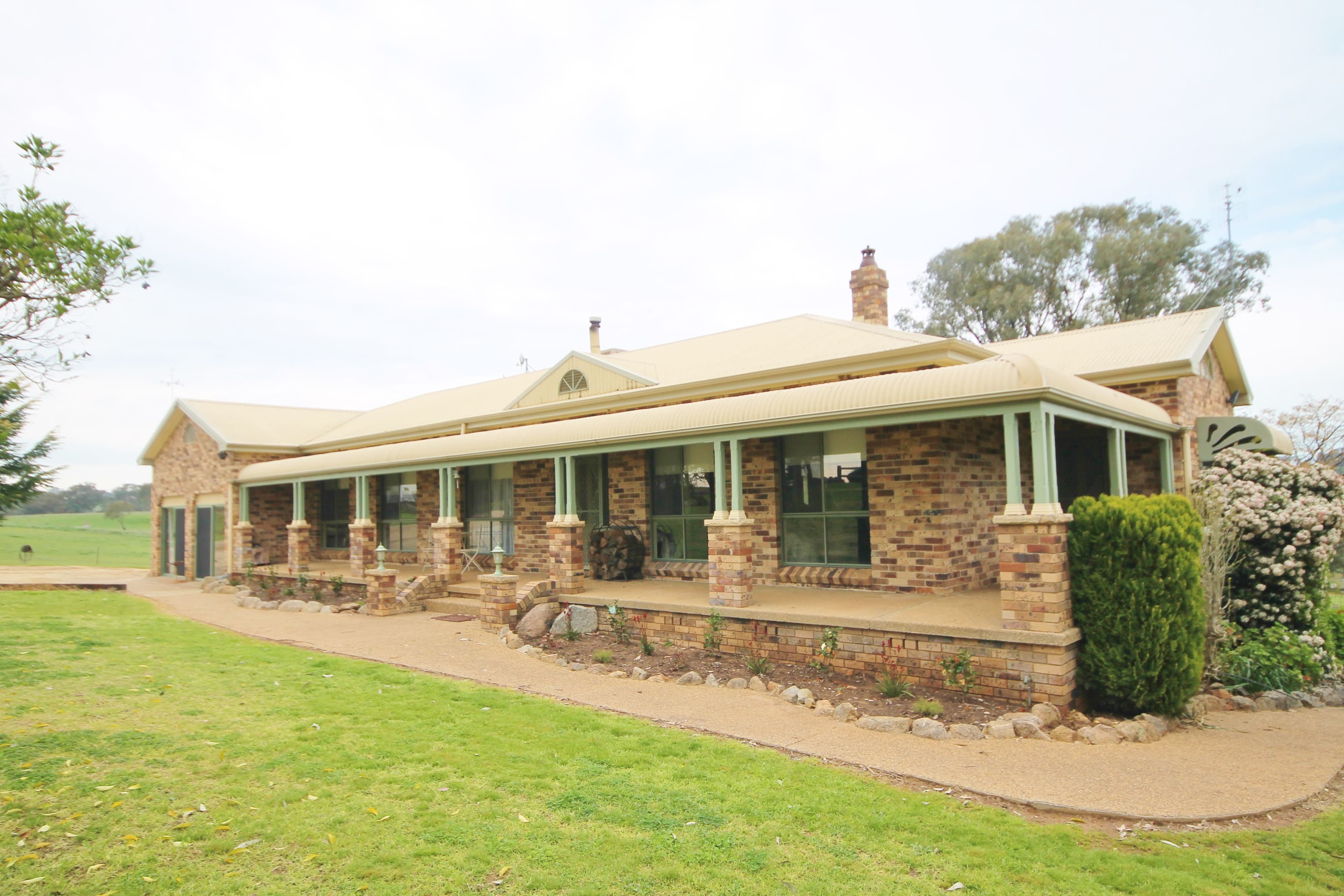 70 Roberts Road, Young - Thumbnail 4