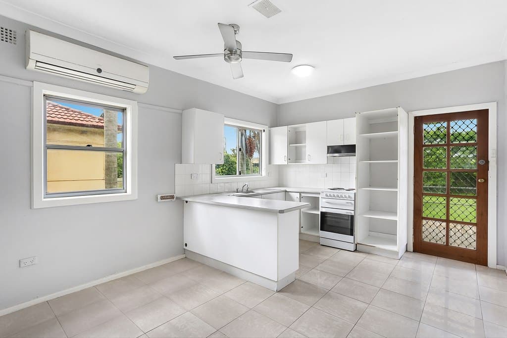 16 Adams Parade, Woonona - Thumbnail 3