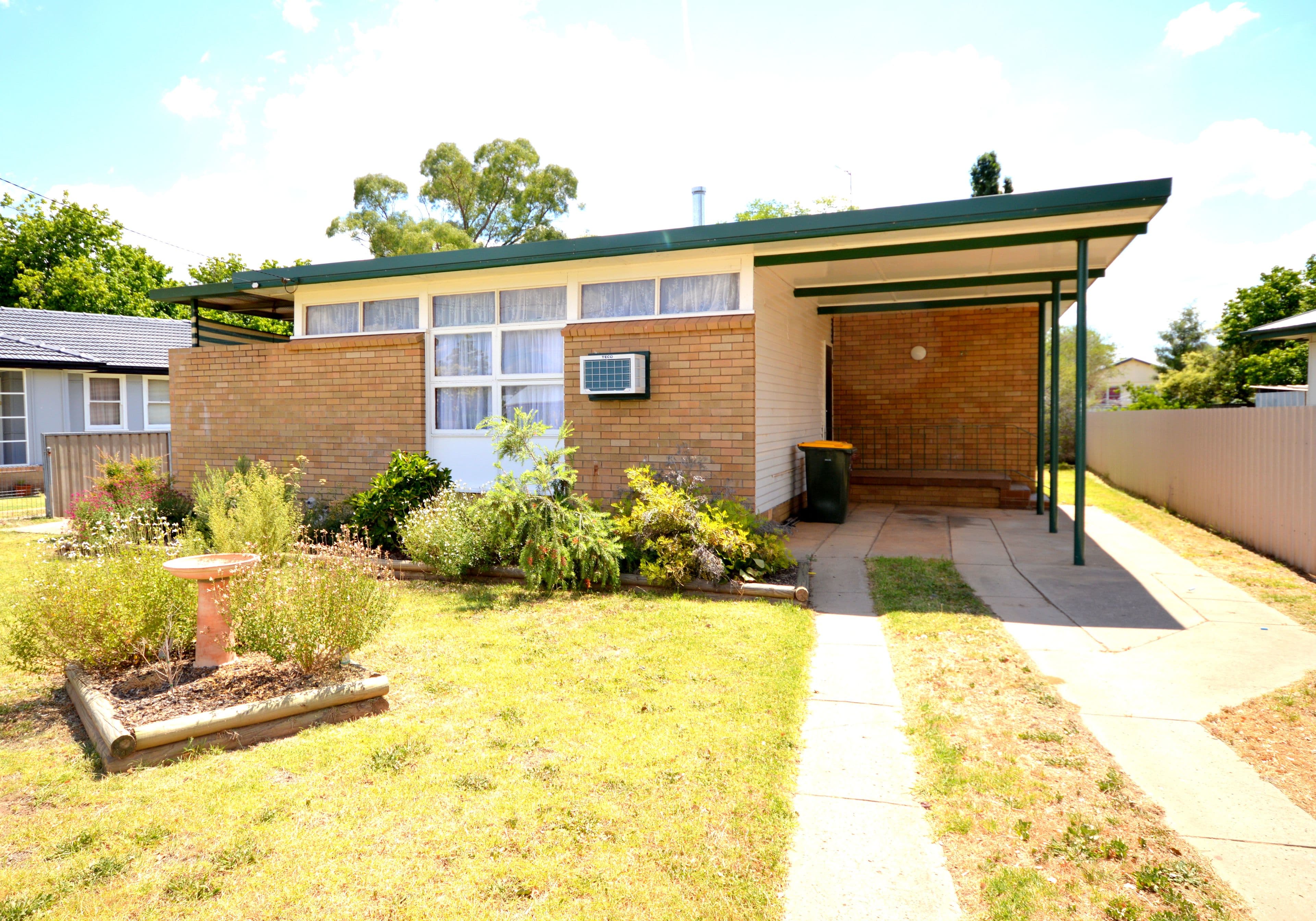 28 Victor Street, Cowra - Image 1