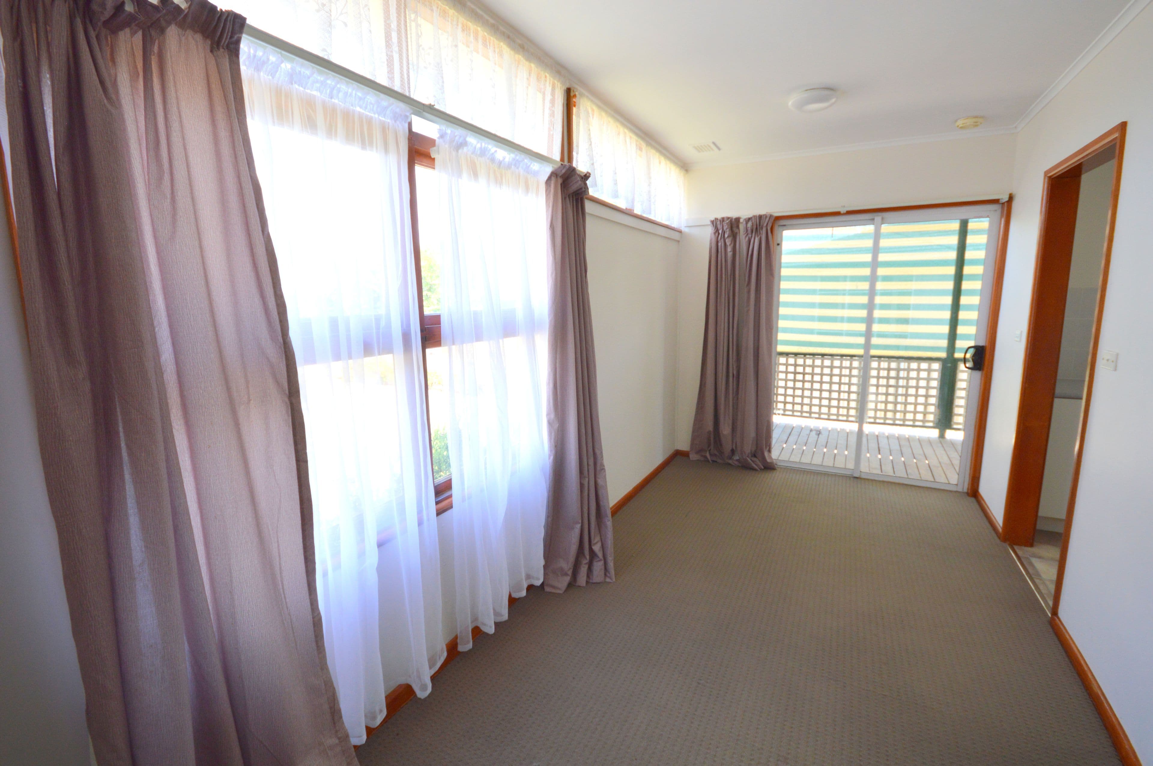 28 Victor Street, Cowra - Thumbnail 4