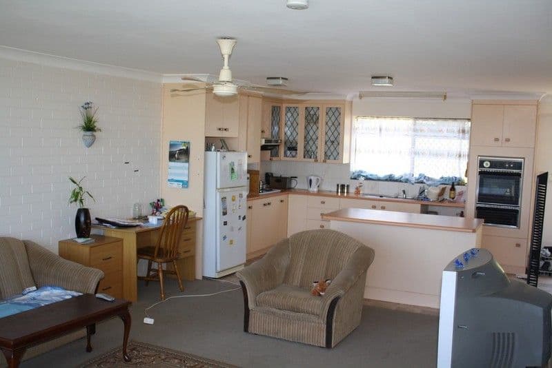 44 Hill Street, YEPPOON QLD 4703, Yeppoon - Thumbnail 3