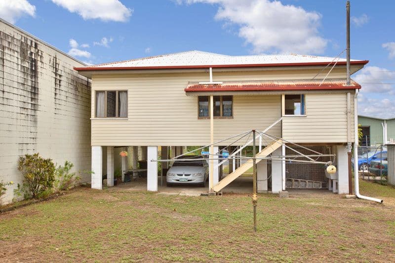 24 Sturt Street, BUNGALOW QLD 4870, Bungalow - Thumbnail 2