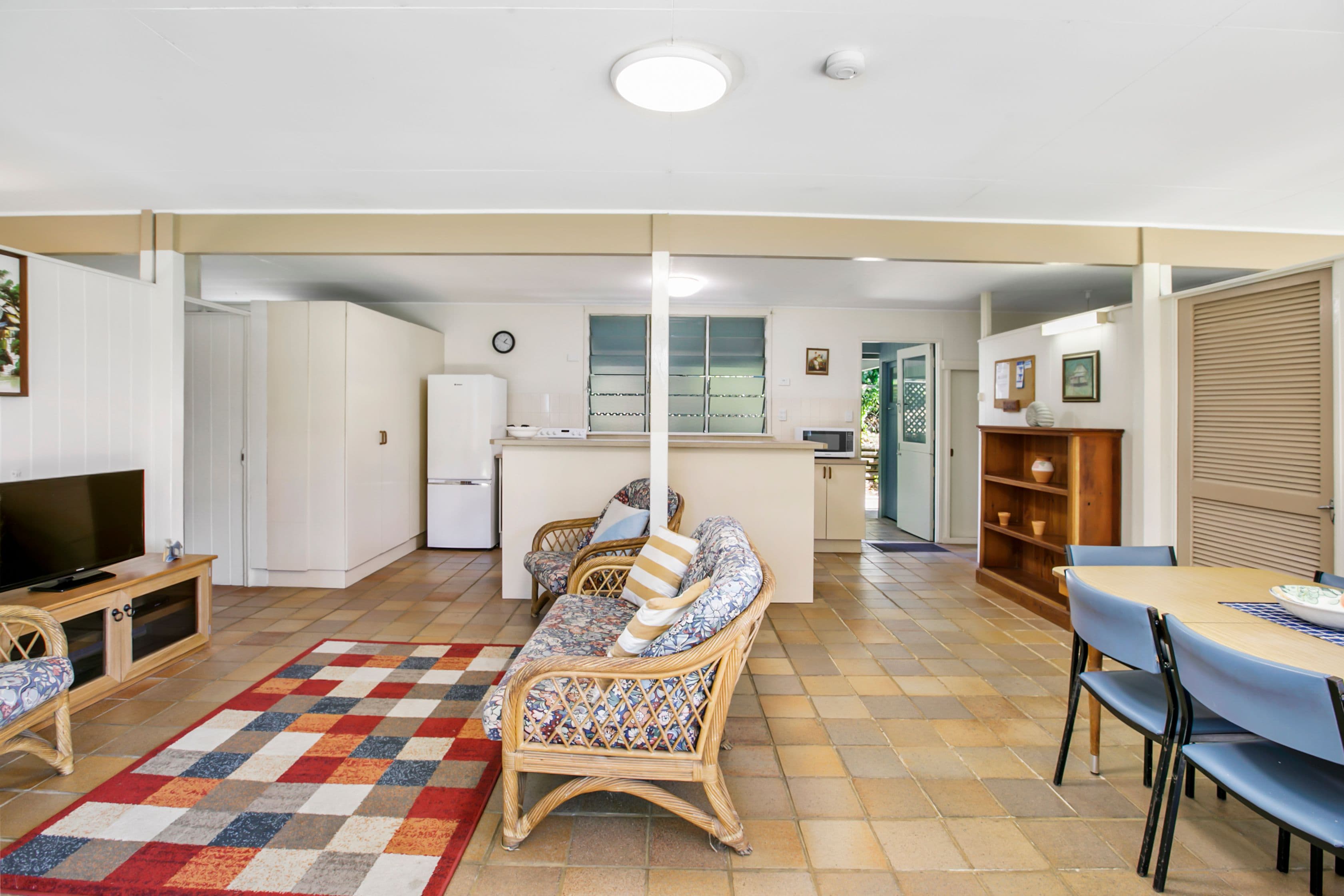 8 Cutter Street, Point Lookout QLD 4183, Point Lookout - Thumbnail 3