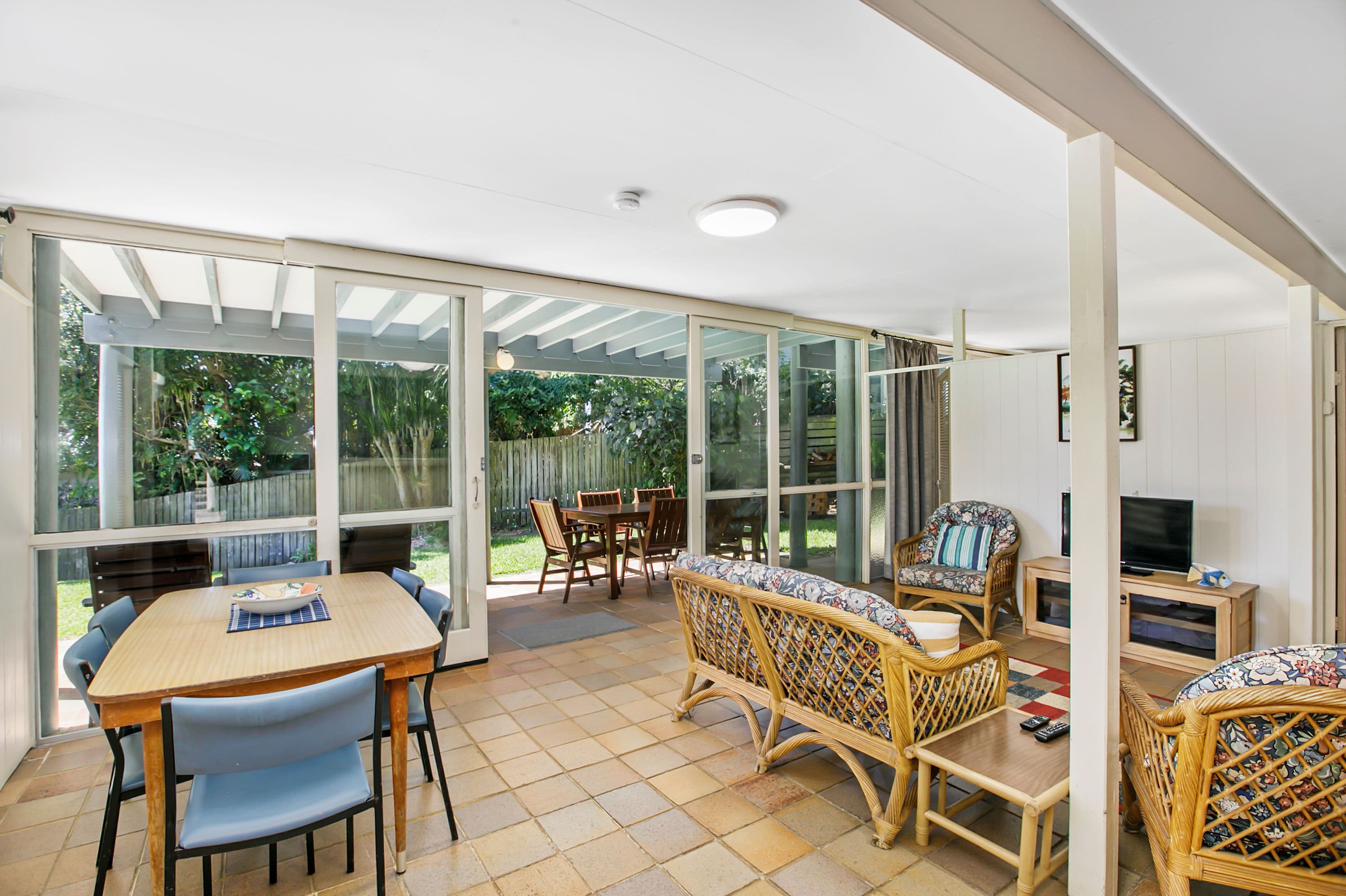 8 Cutter Street, Point Lookout QLD 4183, Point Lookout - Thumbnail 4